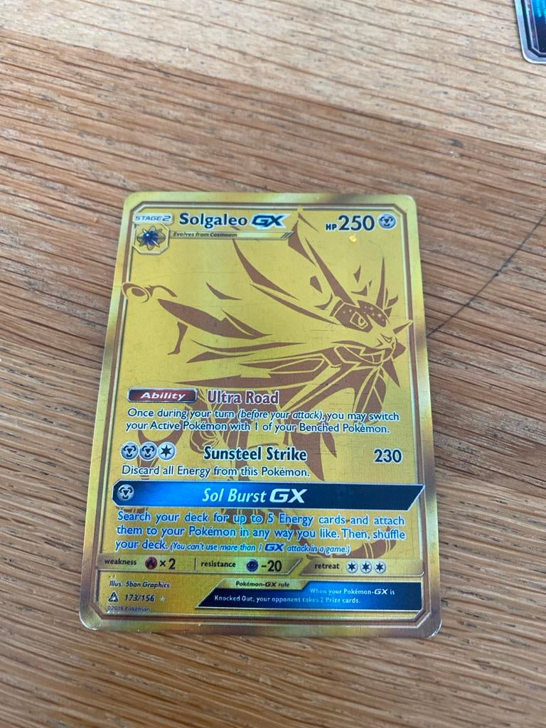 Zeldzame Solgaleo GX Pokémon kaart - Gouden Foil, Ophalen of Verzenden, Zo goed als nieuw, Losse kaart, Foil