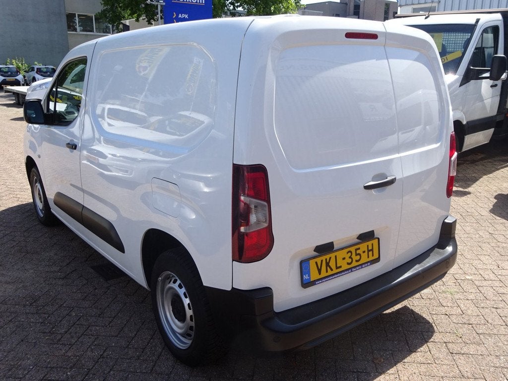 Peugeot Partner 1.2 PureTech Pro BENZINE BPM VRIJ AIRCO NAVI, Auto's, Voorwielaandrijving, Stof, Gebruikt, 1199 cc