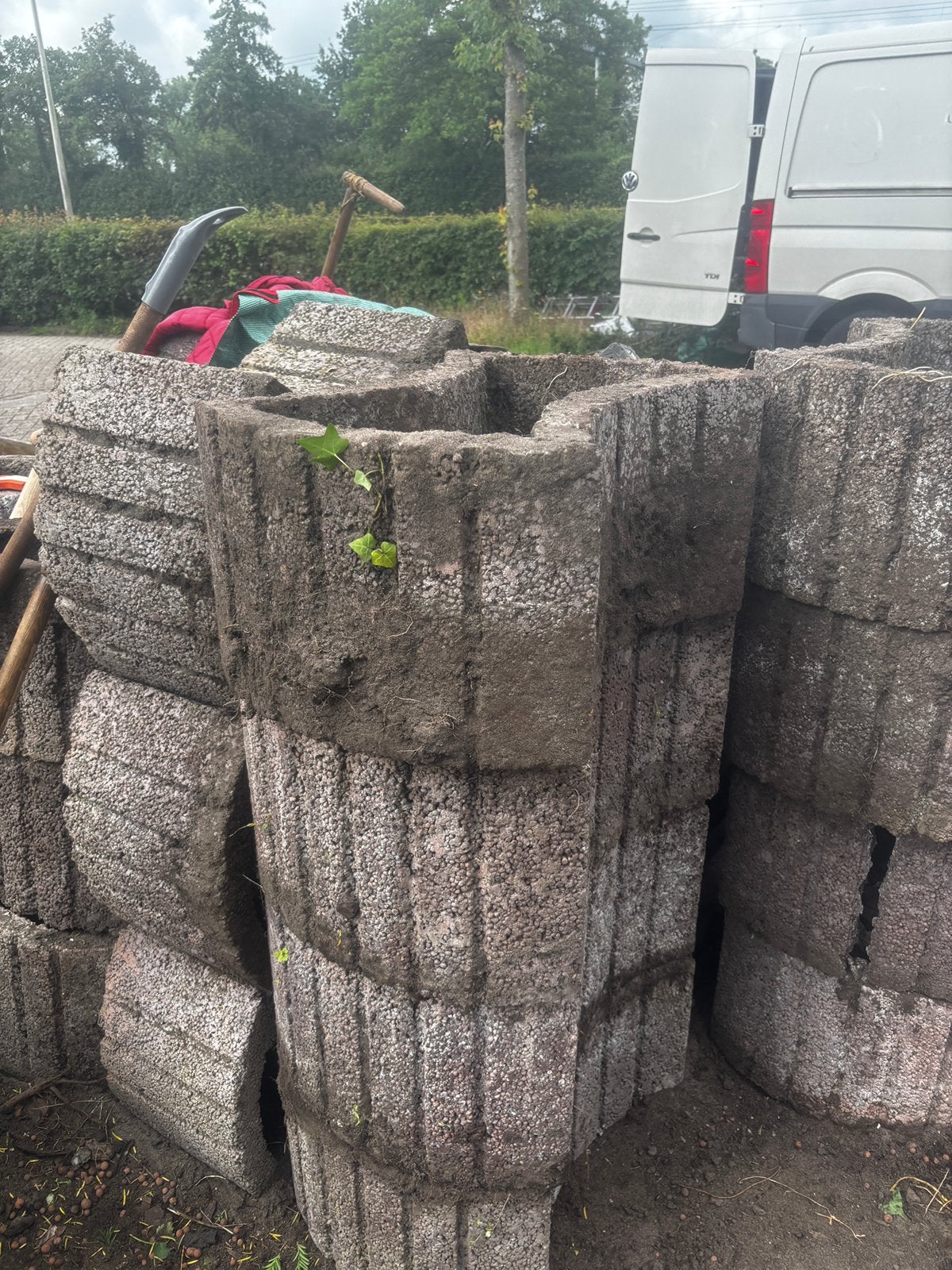 Betonnen bloembakken/plantenbakken, Tuin en Terras, Bloembakken en Plantenbakken, Ophalen, Gebruikt, Balkon, Minder dan 60 cm