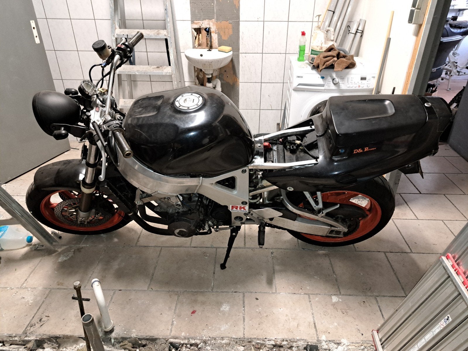 Honda CBR900RR streetfighter. plus originele reserve, Sportuitlaat, 4 cilinders, Motorrijbewijs A, Gebruikt
