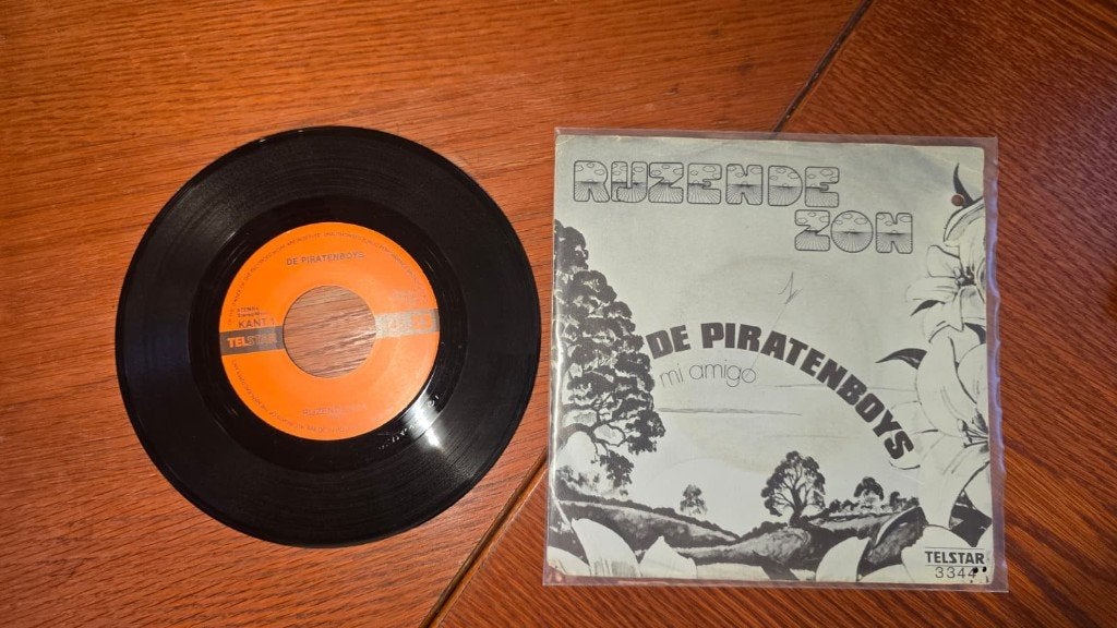 Rijzende zon De Piratenboys/Mi amigo, Cd's en Dvd's, Vinyl Singles, LP, 7 inch, Ophalen of Verzenden, Nederlandstalig