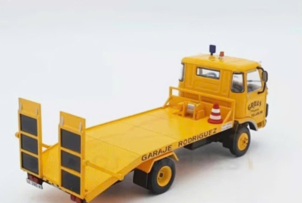 Pegaso S-515 '80 autotransporter 1/43 IXO Spaanse serie # 39, Verzenden, Nieuw, Bus of Vrachtwagen, Overige merken