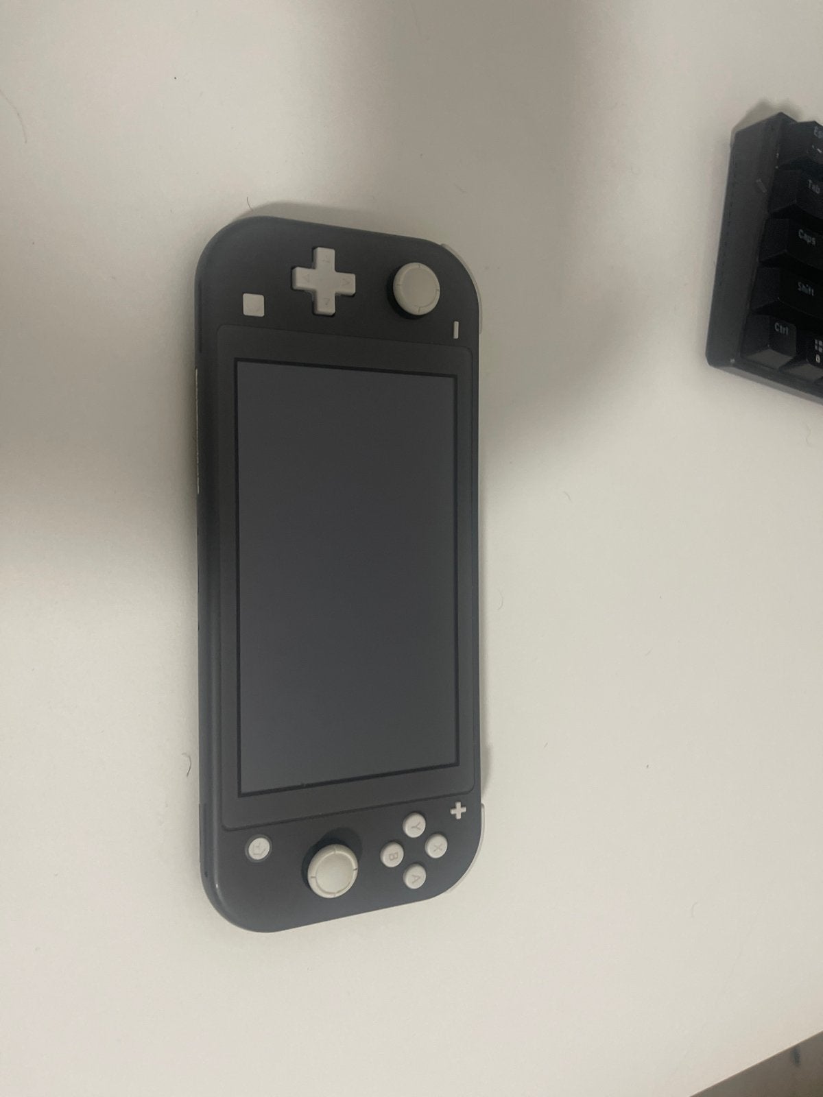 Nintendo Switch Lite met oplader en Pokémon hoes, Ophalen, Zo goed als nieuw, Zonder controller, Switch Original