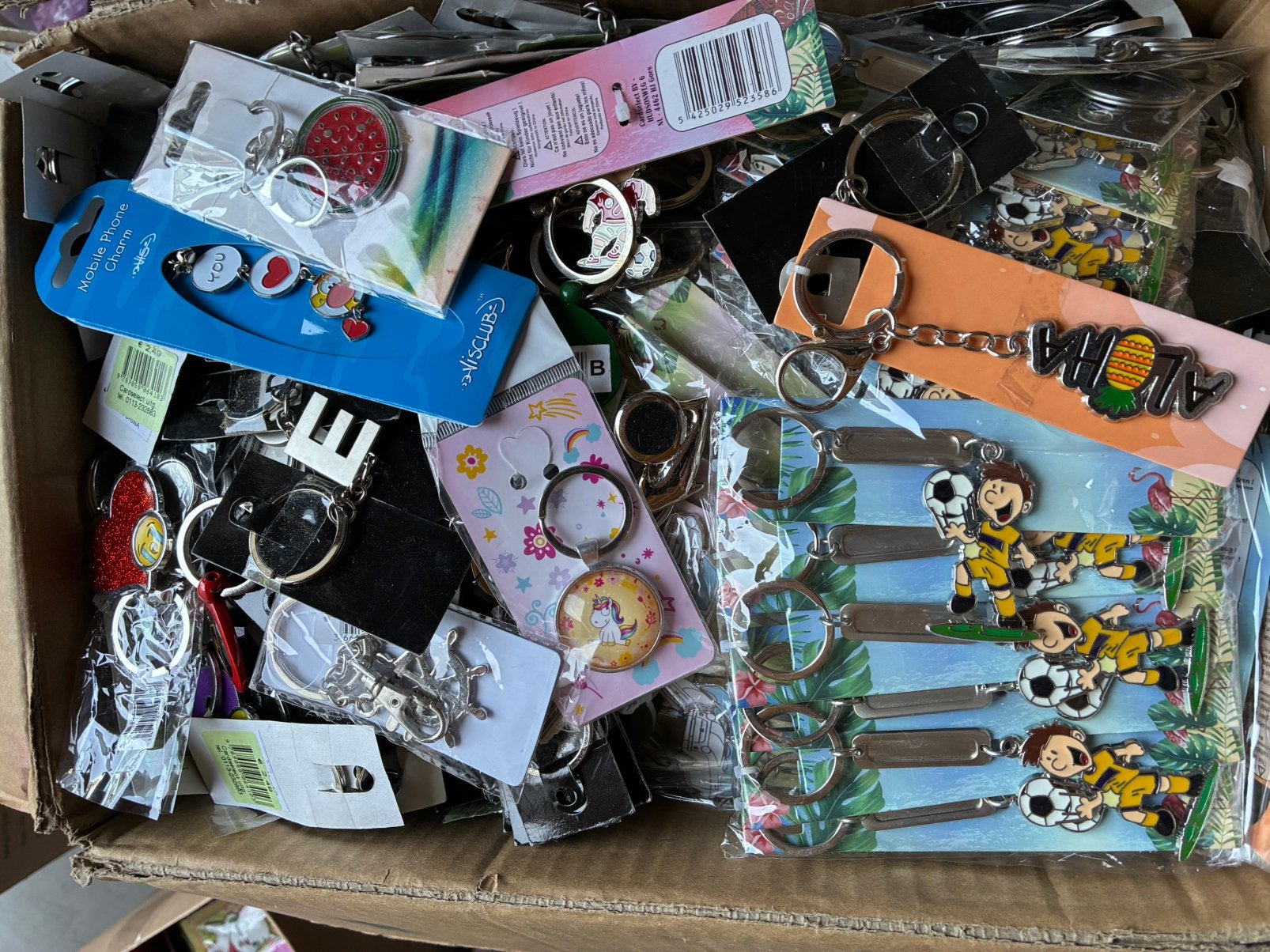 Te koop 2800 st metalen sleutelhanger s, Diversen, Rommelmarktspullen, Ophalen, Nieuw