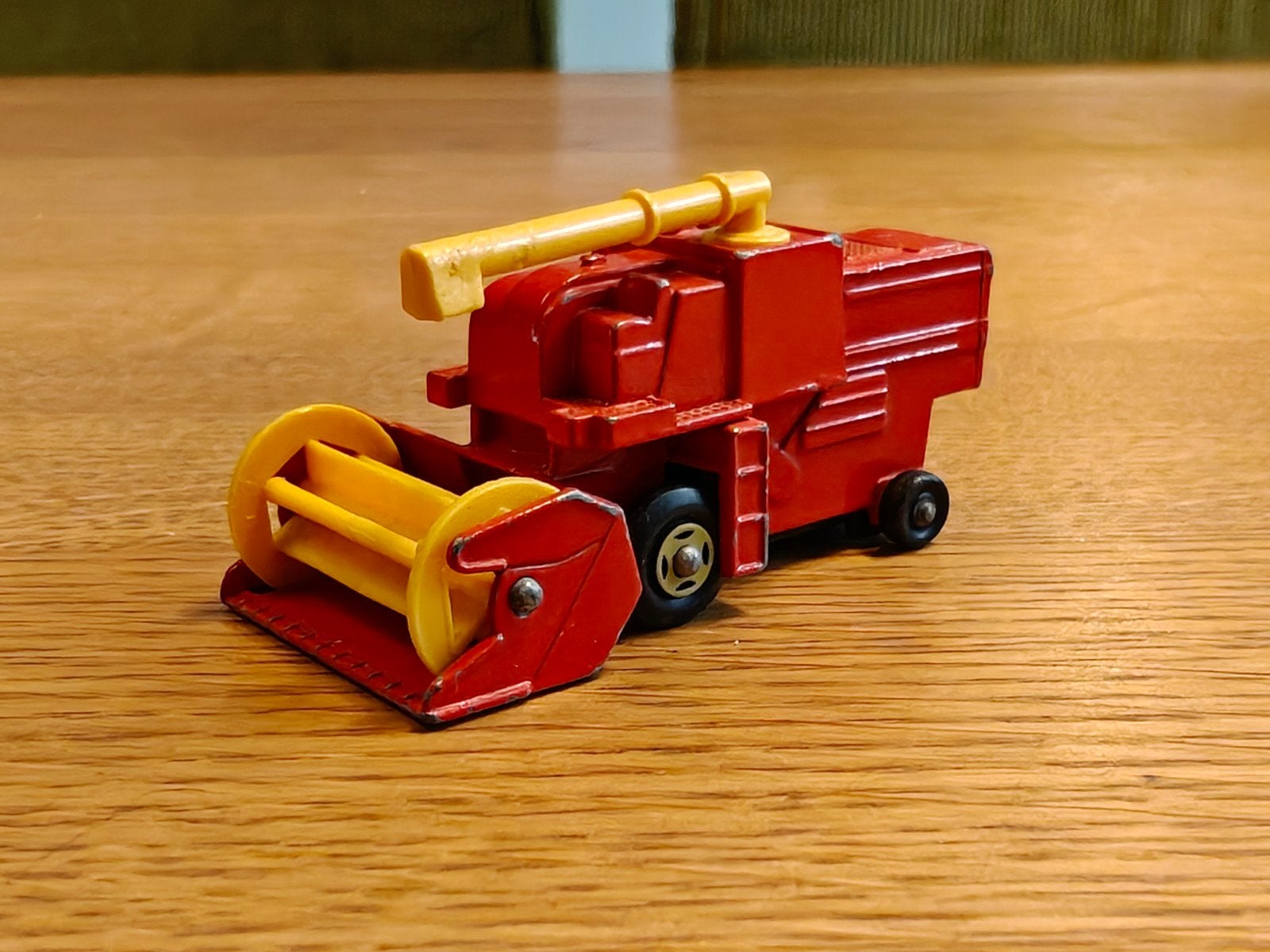 Matchbox Combine Harvester ROOD, Ophalen of Verzenden, Zo goed als nieuw, Auto