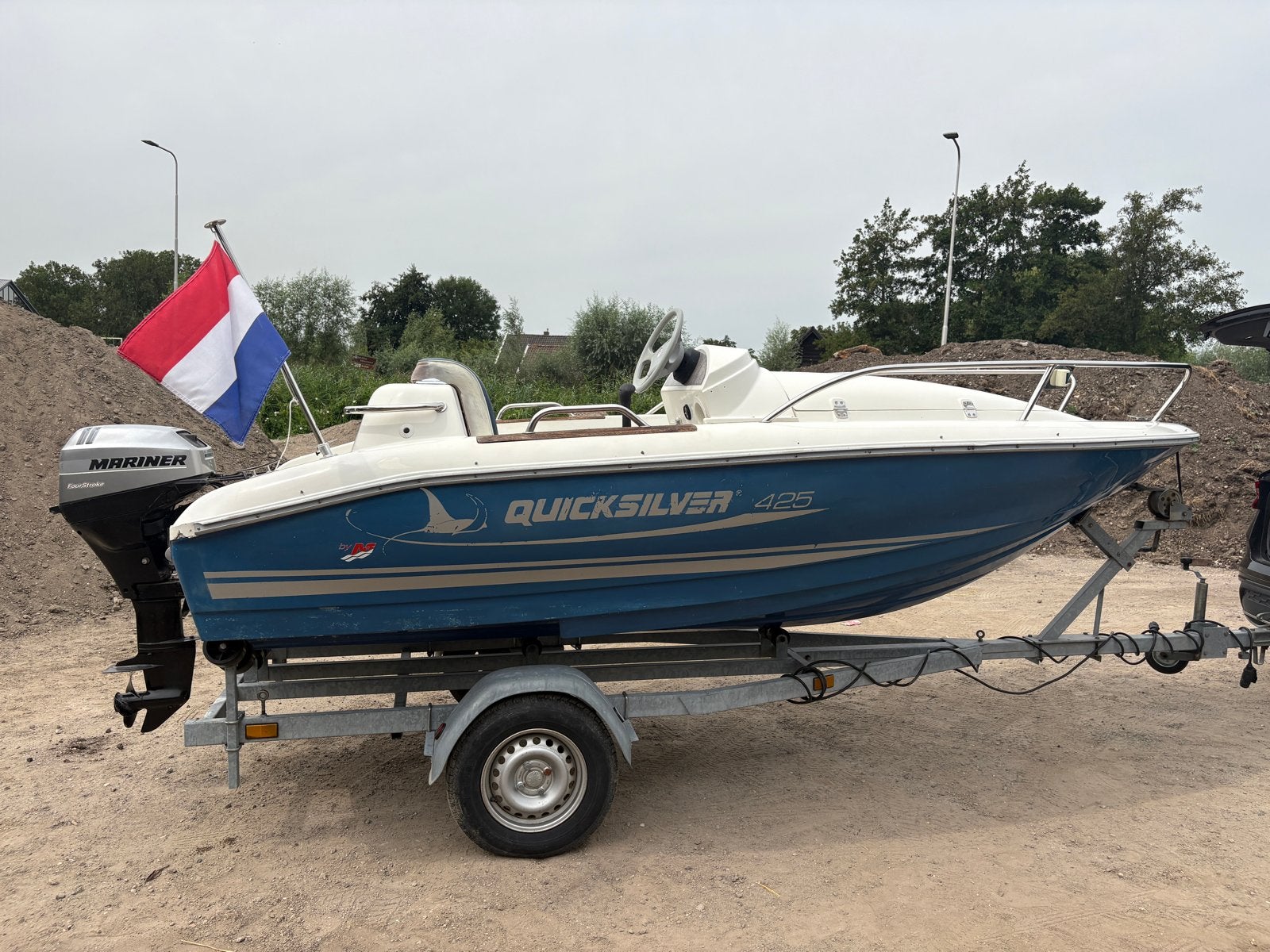 Quicksilver 425 boot met 15pk motor en trailer, Watersport en Boten, Motorboten en Motorjachten, Gebruikt, 4 m, 15 pk, Polyester