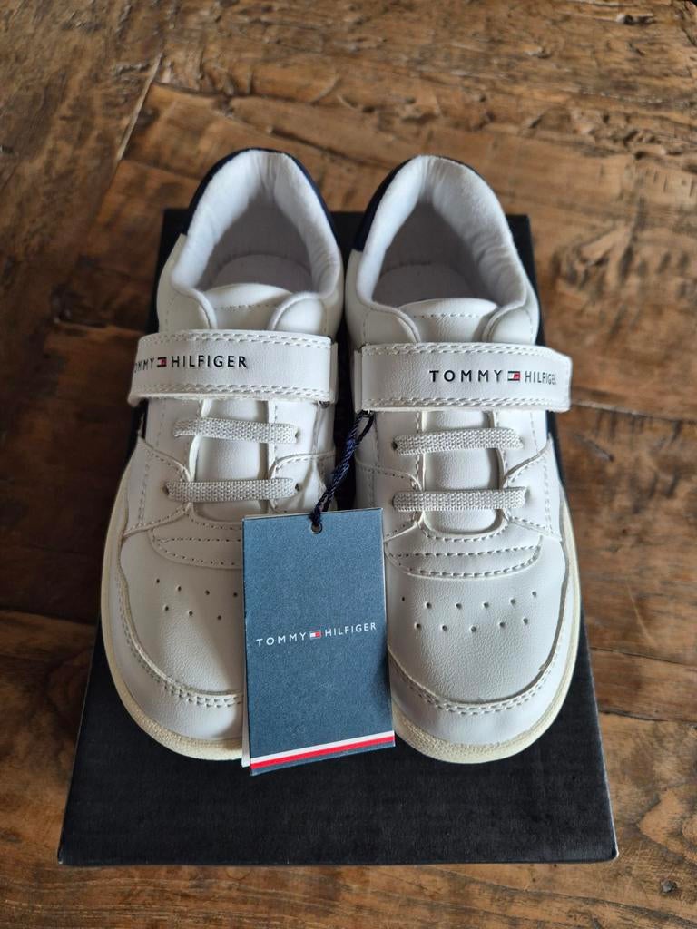 Tommy Hilfiger schoenen sneakers wit maat 30 NIEUW, Ophalen, Schoenen, Nieuw, Tommy Hilfiger