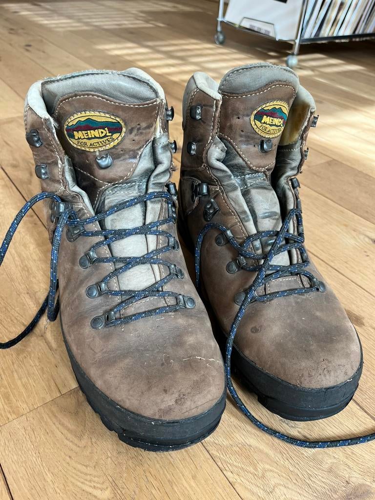 Meindl Borneo 2 maat 9 1/2, Sport en Fitness, Bergsport en Wandelen, Ophalen of Verzenden, Zo goed als nieuw, Schoenen