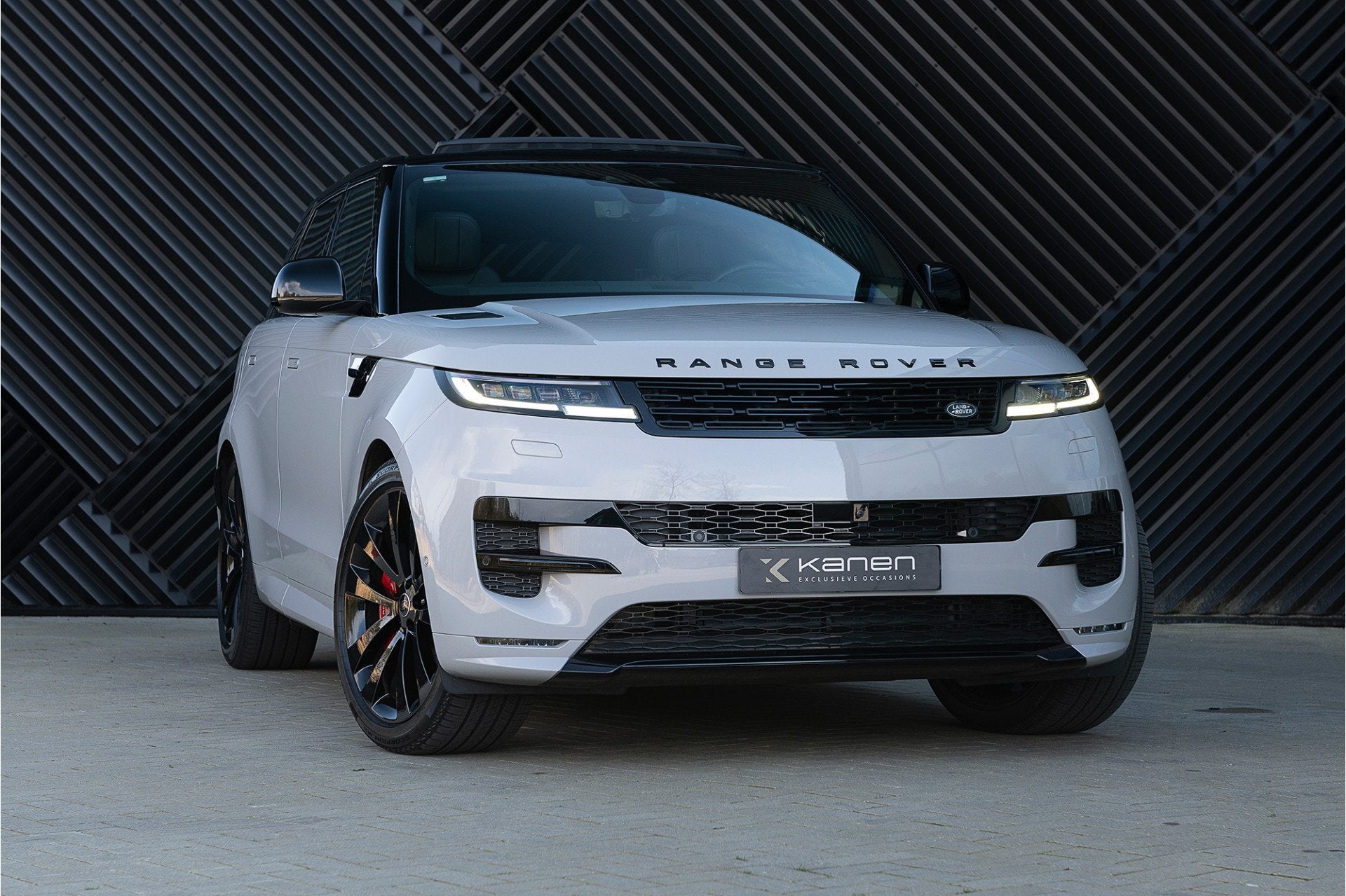 Land Rover Range Rover Sport P550e Autobiography ACC Pano 36, Auto's, Automaat, Gebruikt, Zwart, Lichtsensor