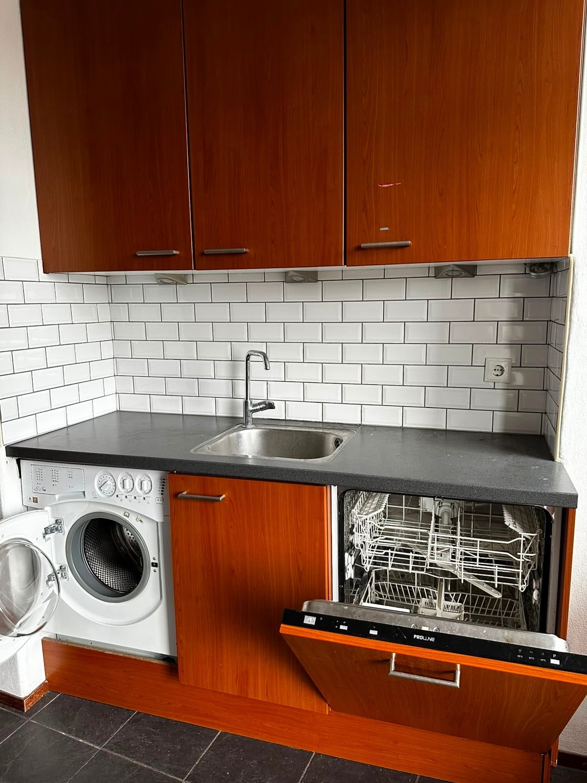 Gratis Hotpoint Ariston inbouw wasmachine - werkt goed!, Gebruikt, Ophalen of Verzenden, Voorlader, 85 tot 90 cm
