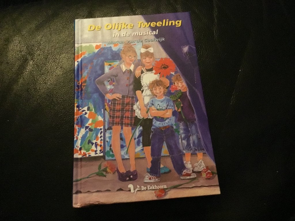Leesboek De Olijke Tweeling, in de musical, Ophalen of Verzenden, Zo goed als nieuw, Marion van de Coolwijk, Fictie algemeen
