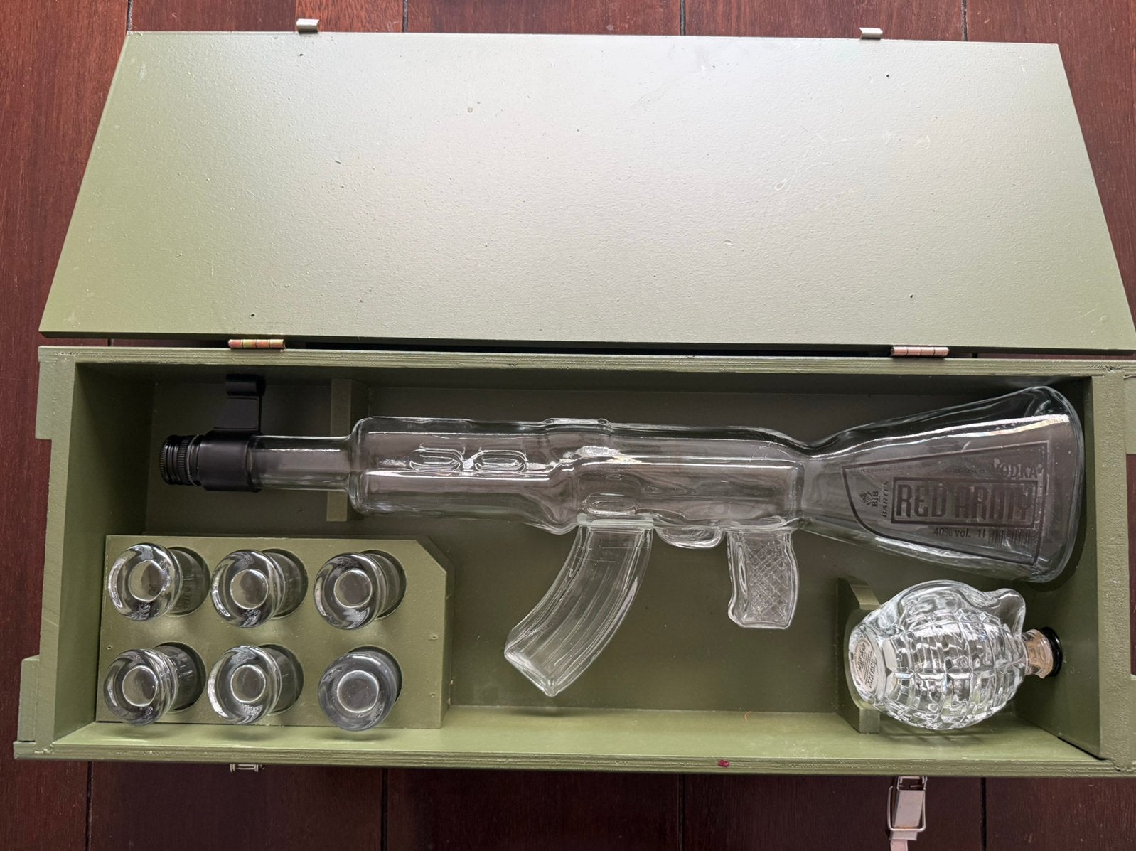 Red Army Vodka gift set / AK 47, Verzamelen, Ophalen of Verzenden, Zo goed als nieuw, Overige typen