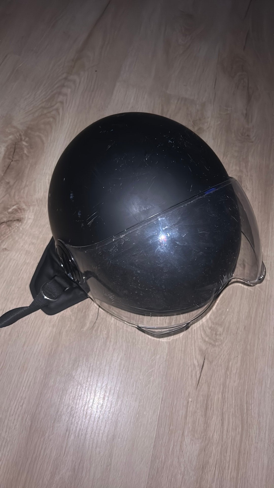 Vinz scooter helm gedragen maat ( L ), Fietsen en Brommers, Brommerhelmen, Ophalen, Zo goed als nieuw