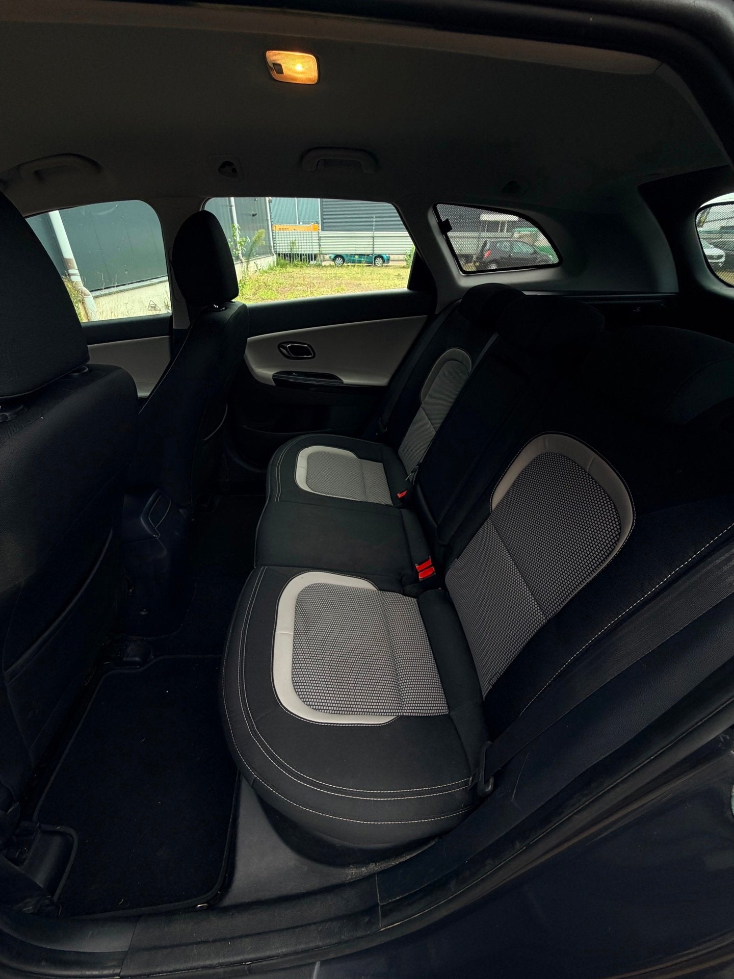 Foto 11 van Kia Cee'd Sportswagon 1.6 GDI Plus Pack Xenon led