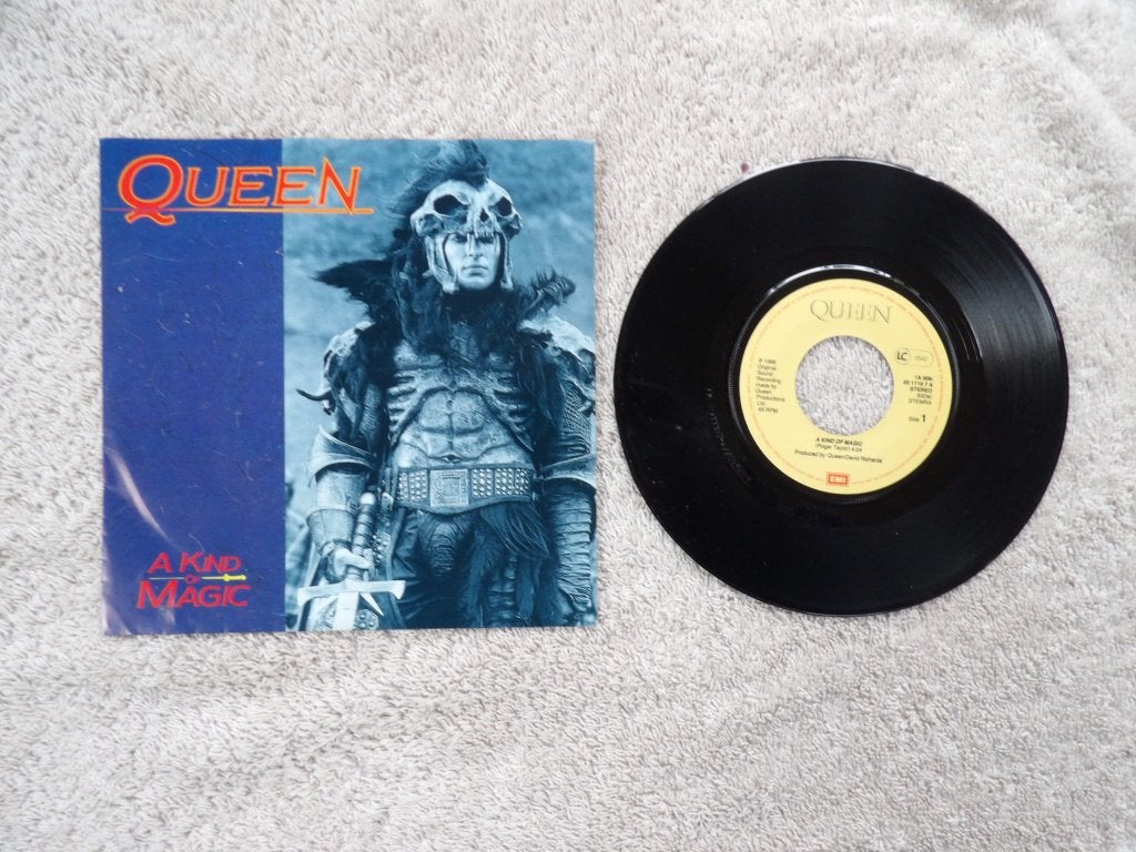 QUEEN - a kind of magic, Gebruikt, 7 inch, Ophalen of Verzenden, Beschermende buitenhoes