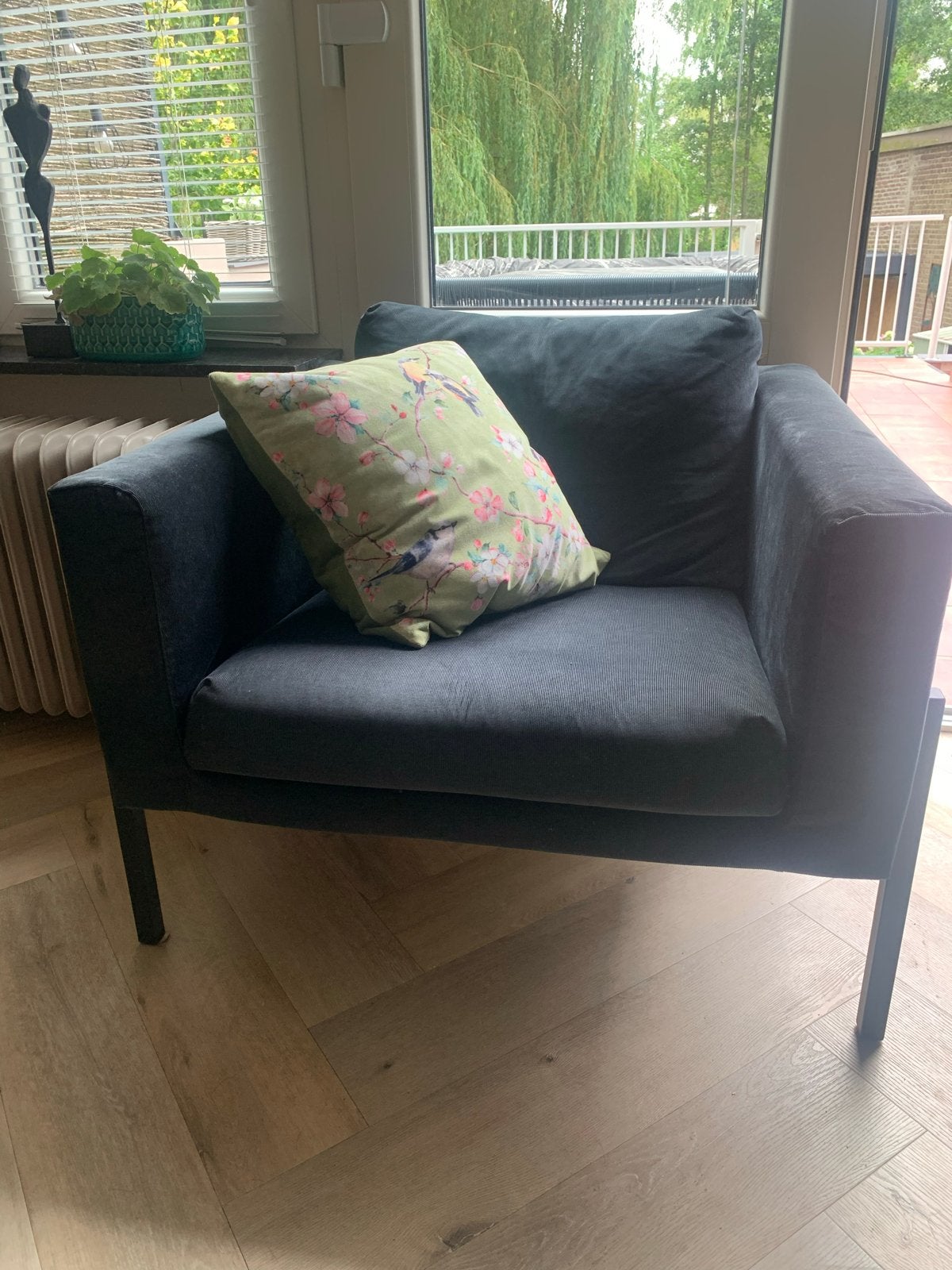 IKEA Koarp stoel antraciet met zo goed als nieuwe hoes, Ophalen, Zo goed als nieuw, Stof, 75 tot 100 cm