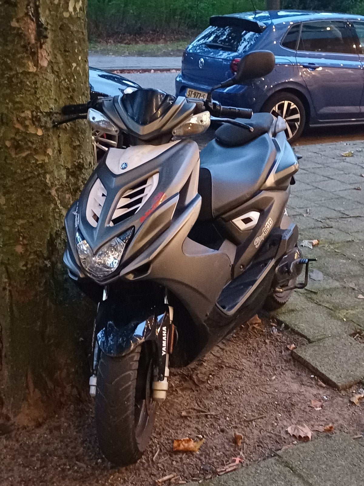 4t Aerox uit 2014, Ophalen, Aerox, Maximaal 45 km/u, Zo goed als nieuw