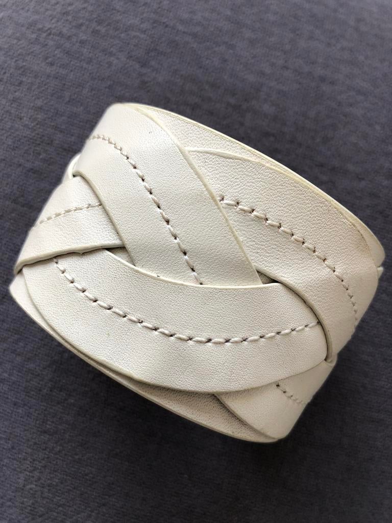 Vintage Dyrberg/Kern cuff armband – wit gevlochten, Sieraden, Tassen en Uiterlijk, Armbanden, Verzenden, Gebruikt, Wit, Leer
