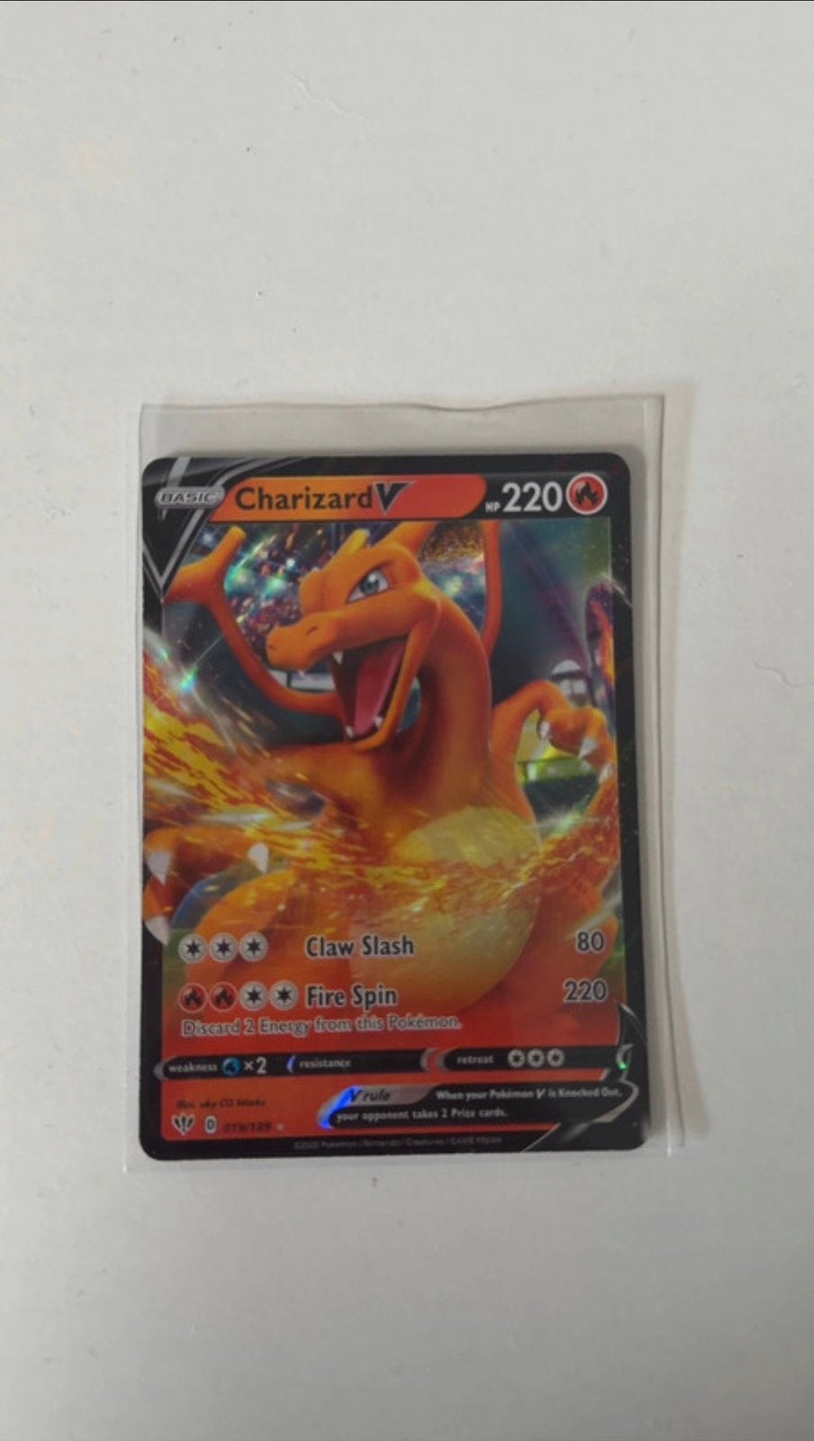 Charizard V 19/189 uit Darkness Ablaze, Ophalen of Verzenden, Zo goed als nieuw