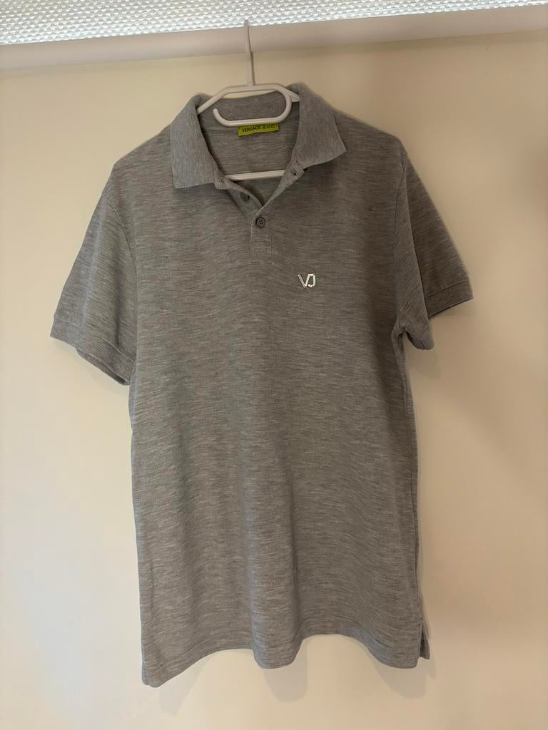 Versace jeans polo met leuk embleem maat l, Ophalen of Verzenden, Zo goed als nieuw, Maat 52/54 (L), Grijs