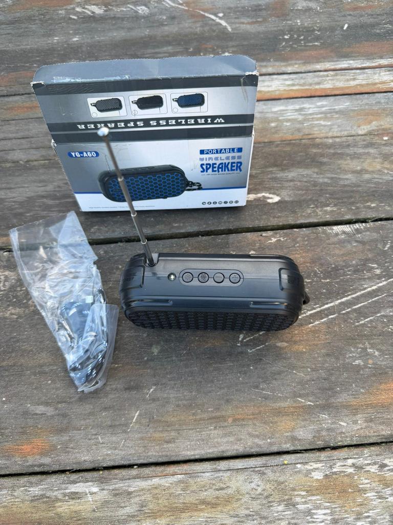 Draagbare Radio met Zonnepaneel en Bluetooth Speaker, Ophalen of Verzenden, Nieuw, Radio