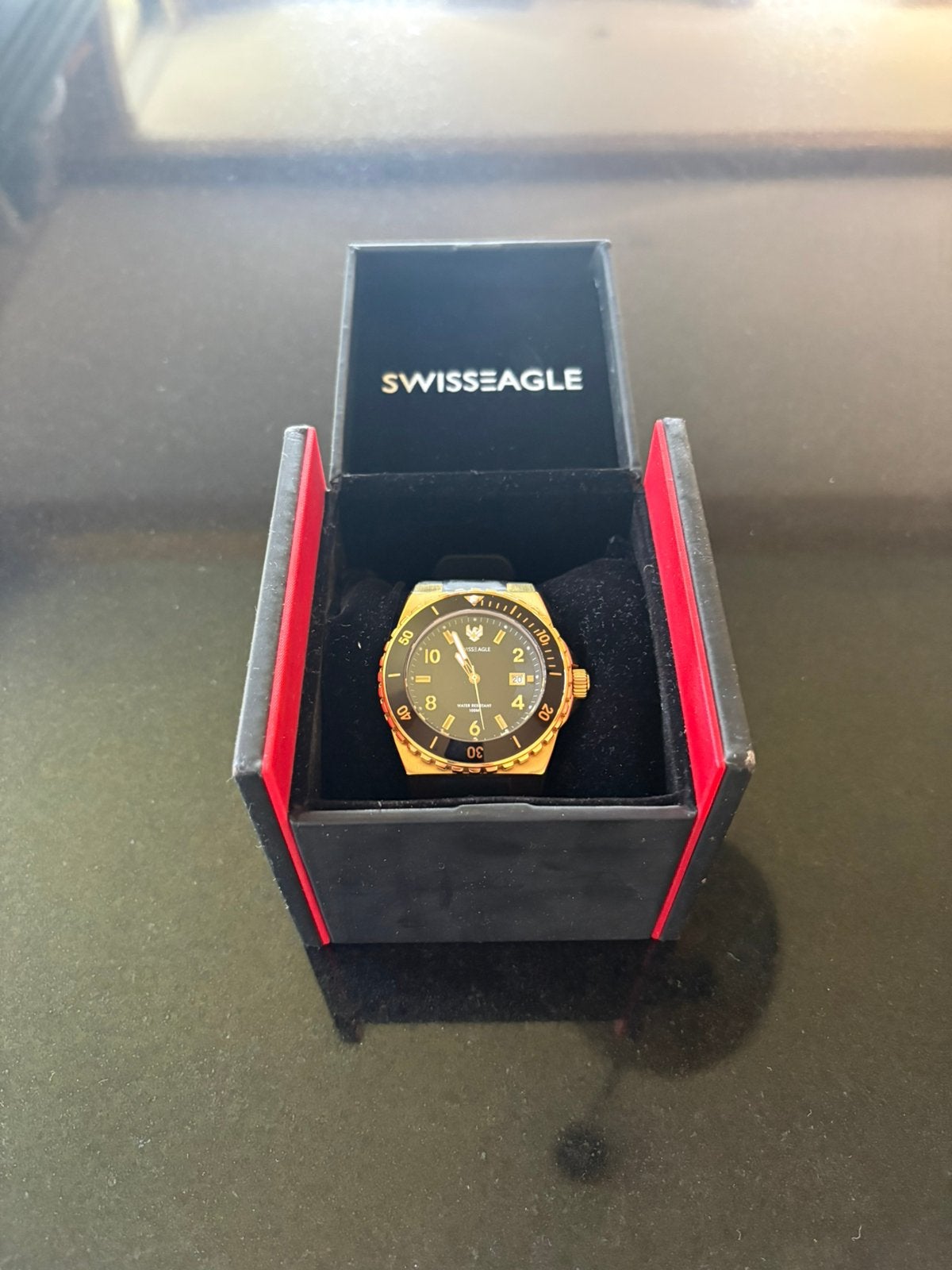 Swiss Eagle Response SE-9039-03 – Gold Tone / Black Rubber, Sieraden, Tassen en Uiterlijk, Ophalen of Verzenden, Zo goed als nieuw