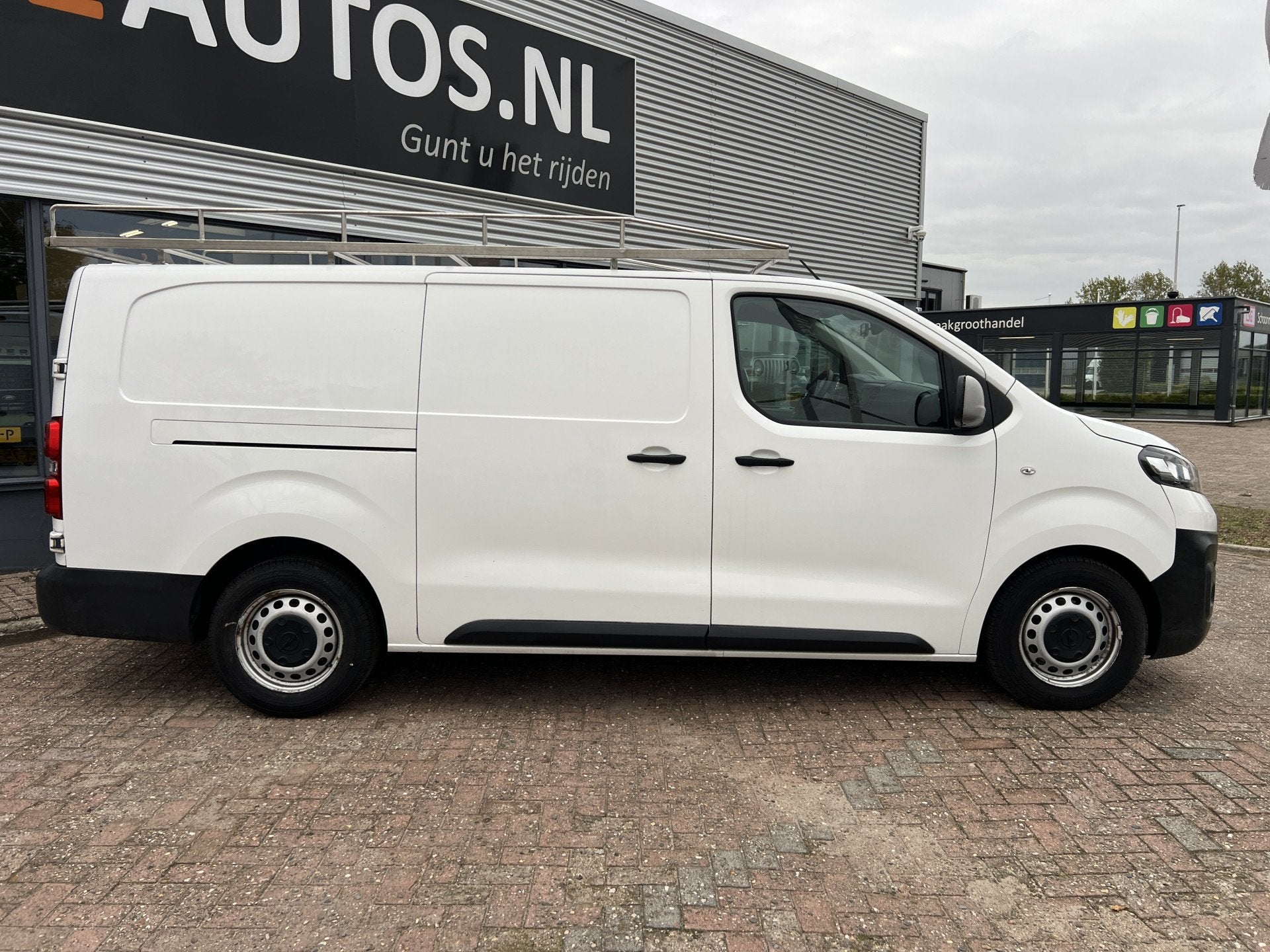 Opel Vivaro 2.0 CDTI L3H1 Imperiaal/ inbouwkast (bj 2020), Gebruikt, 4 cilinders, Origineel Nederlands, Bedrijf