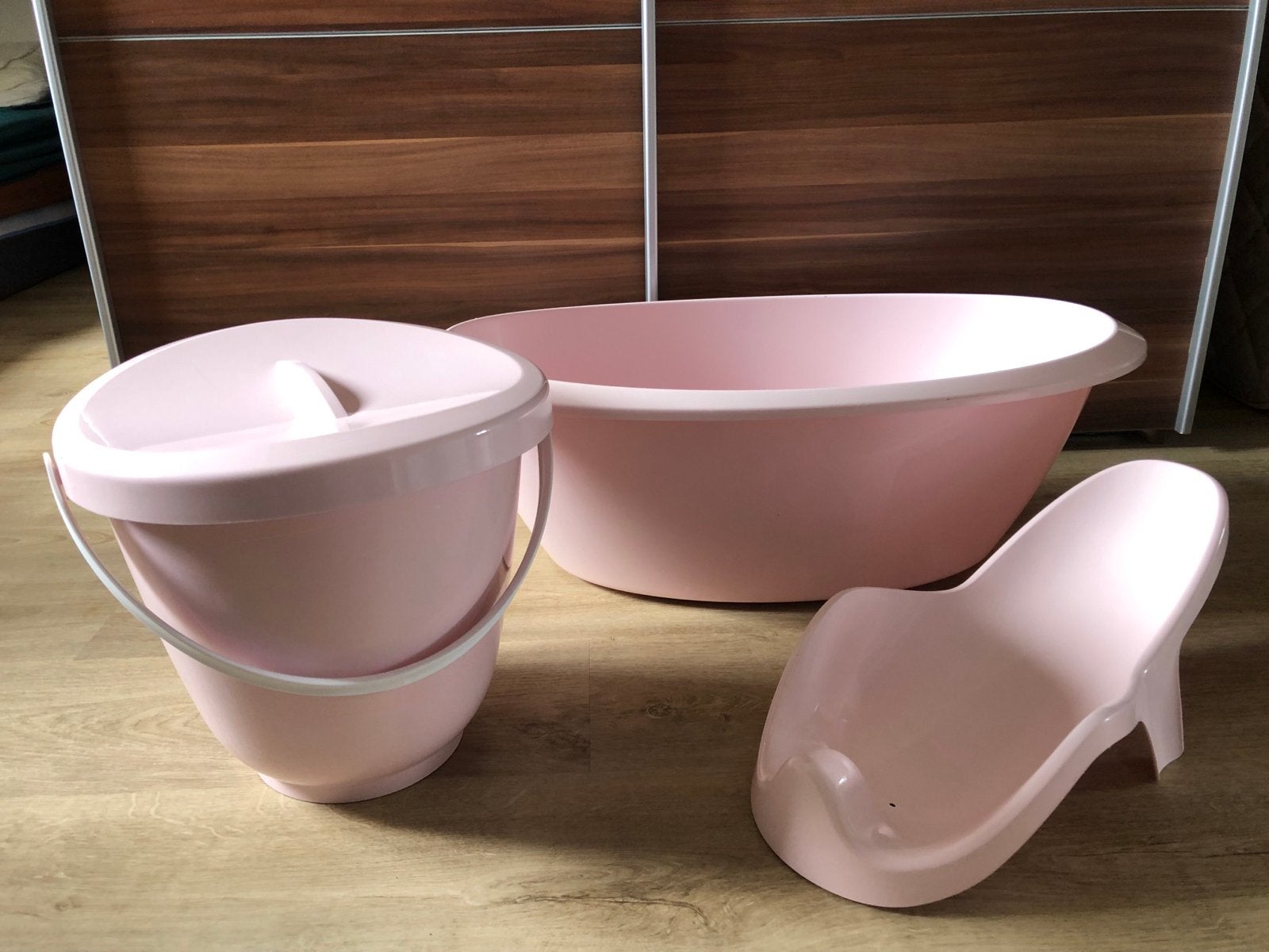 Roze set, baby badje en luieremmer, Ophalen, Zo goed als nieuw, Badje