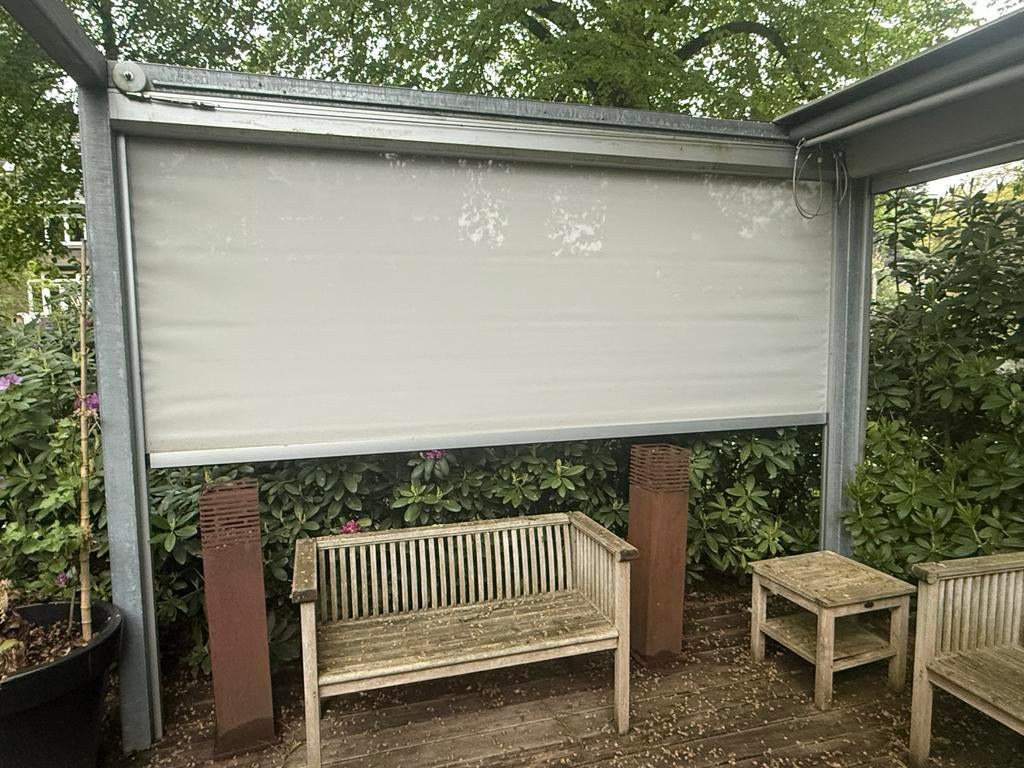 Screen 330 cm breed elektrisch bedienbaar, Ophalen, Elektrisch, Zo goed als nieuw, 150 tot 300 cm