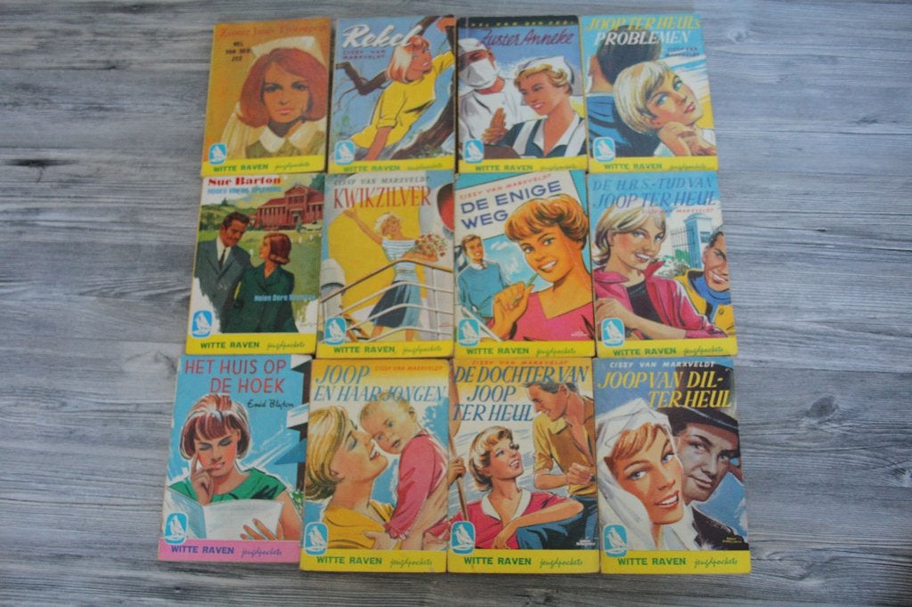 12 x witte raven jeugdpockets voor meisjes, Ophalen of Verzenden, Gelezen