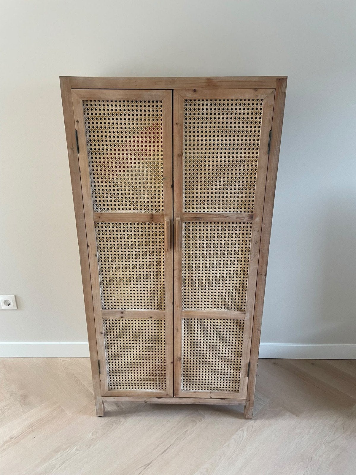 Webbing kast Xenos, Ophalen, Gebruikt
