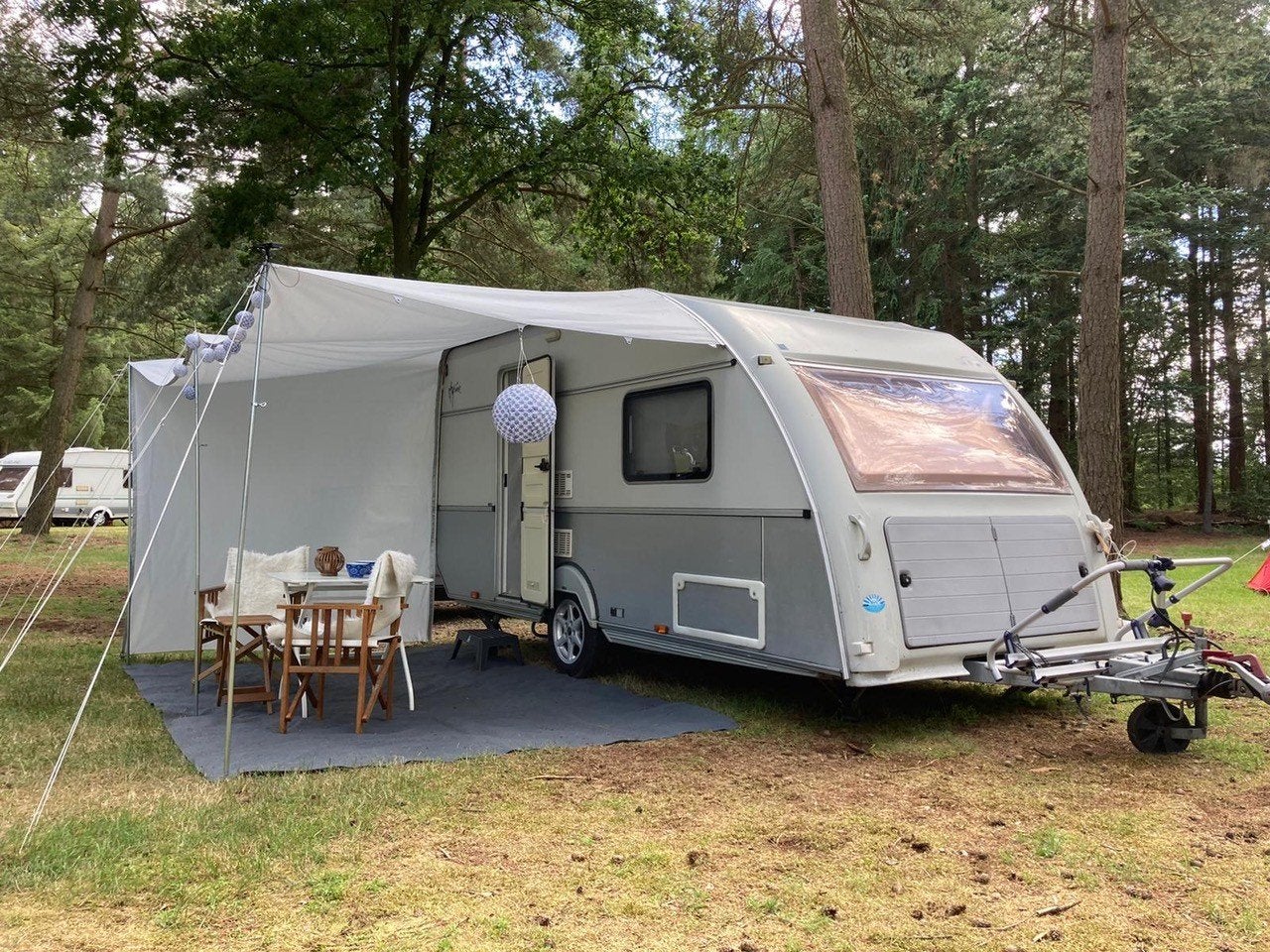 Kip Hyline 44 caravan - Vloerverwarming & Zonnepaneel, Caravans en Kamperen, Caravans, Kip, Tot en met 2, Dwarsbed, Particulier