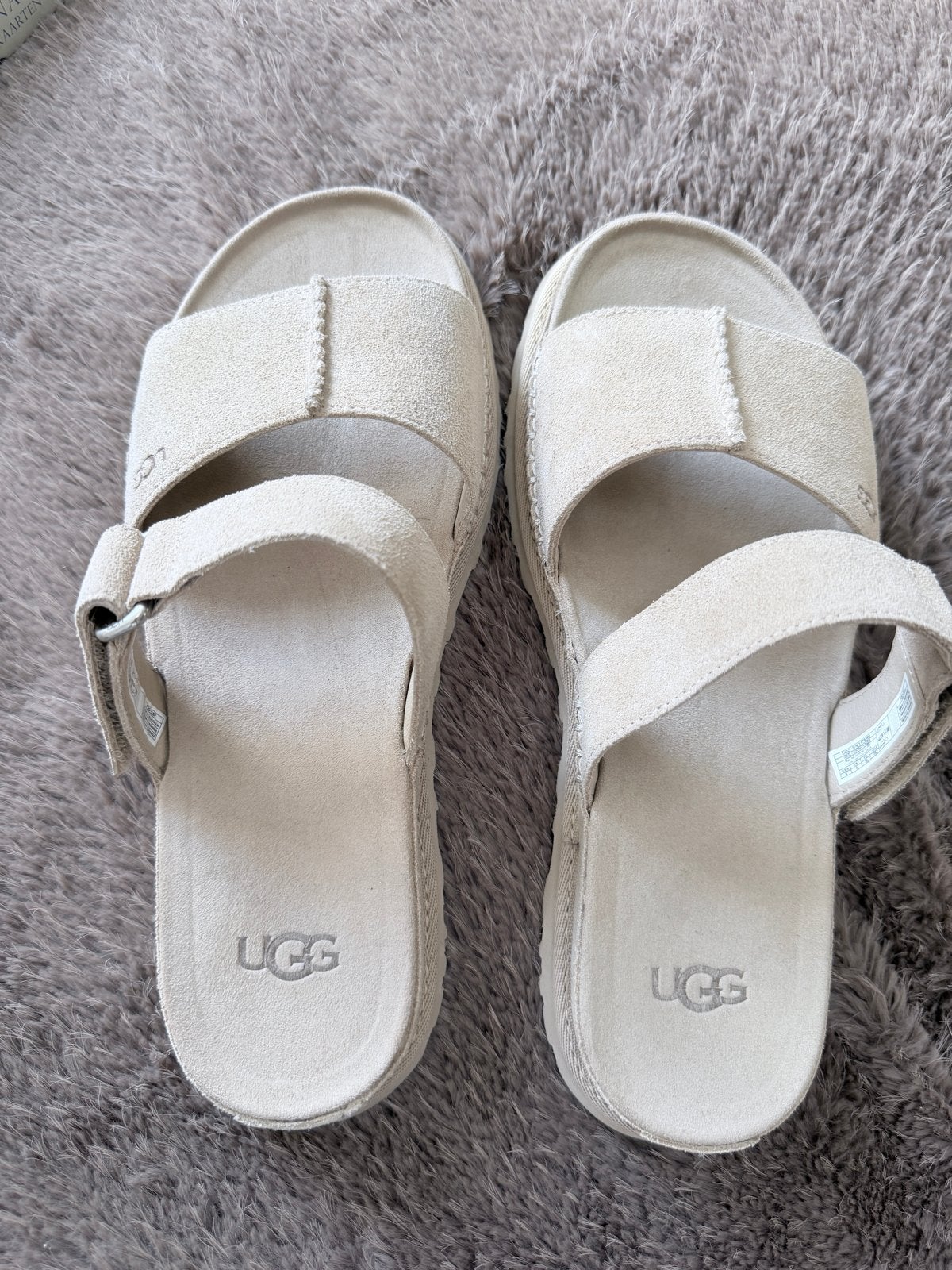 Ugg slippers maat 39, Ophalen of Verzenden, Zo goed als nieuw, Beige, Sandalen of Muiltjes