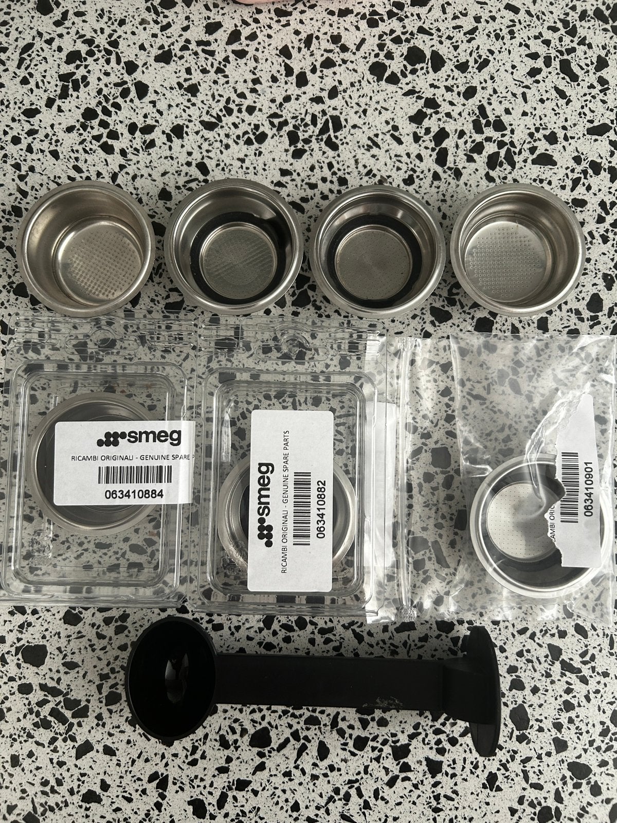Smeg koffie/pad houders en koffielepel/stamper, Ophalen of Verzenden, Nieuw, Overige merken, Capsulehouder