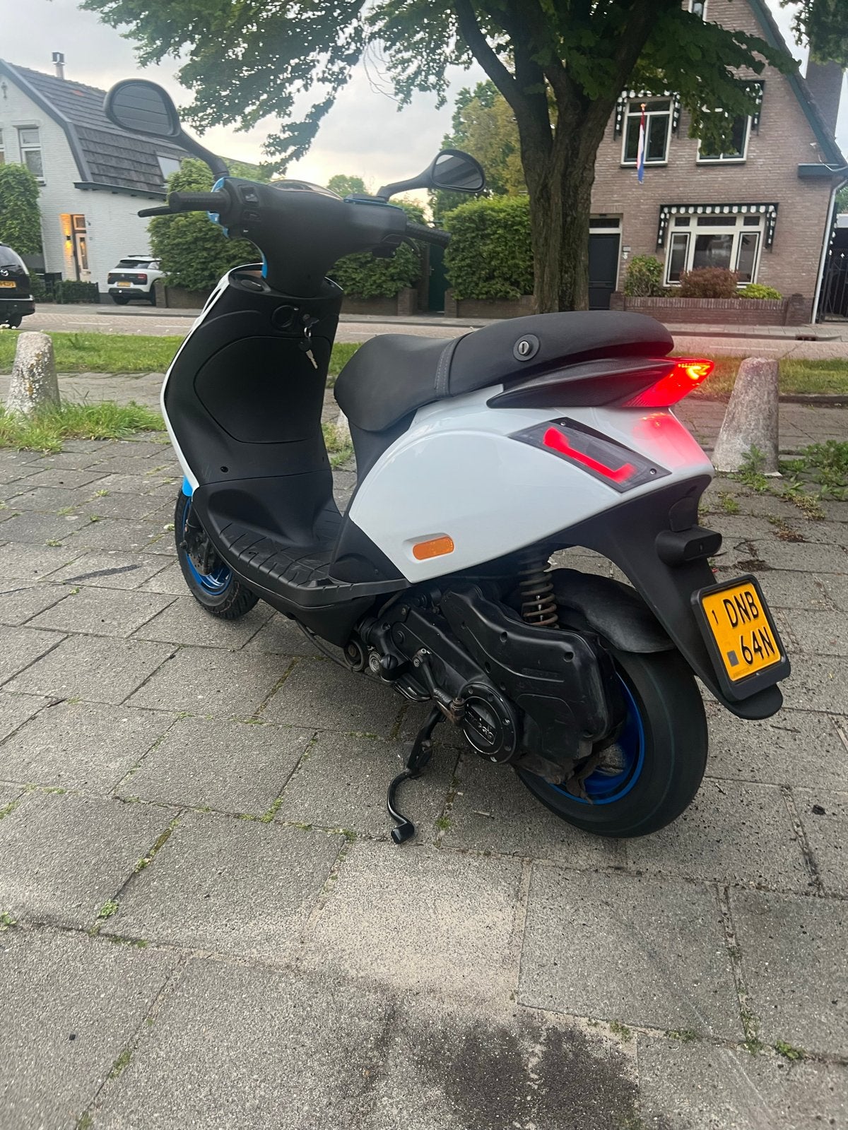 Nette Piaggio Zip 4T - Zo goed als nieuw, Ophalen, Maximaal 45 km/u, Zip, Zo goed als nieuw