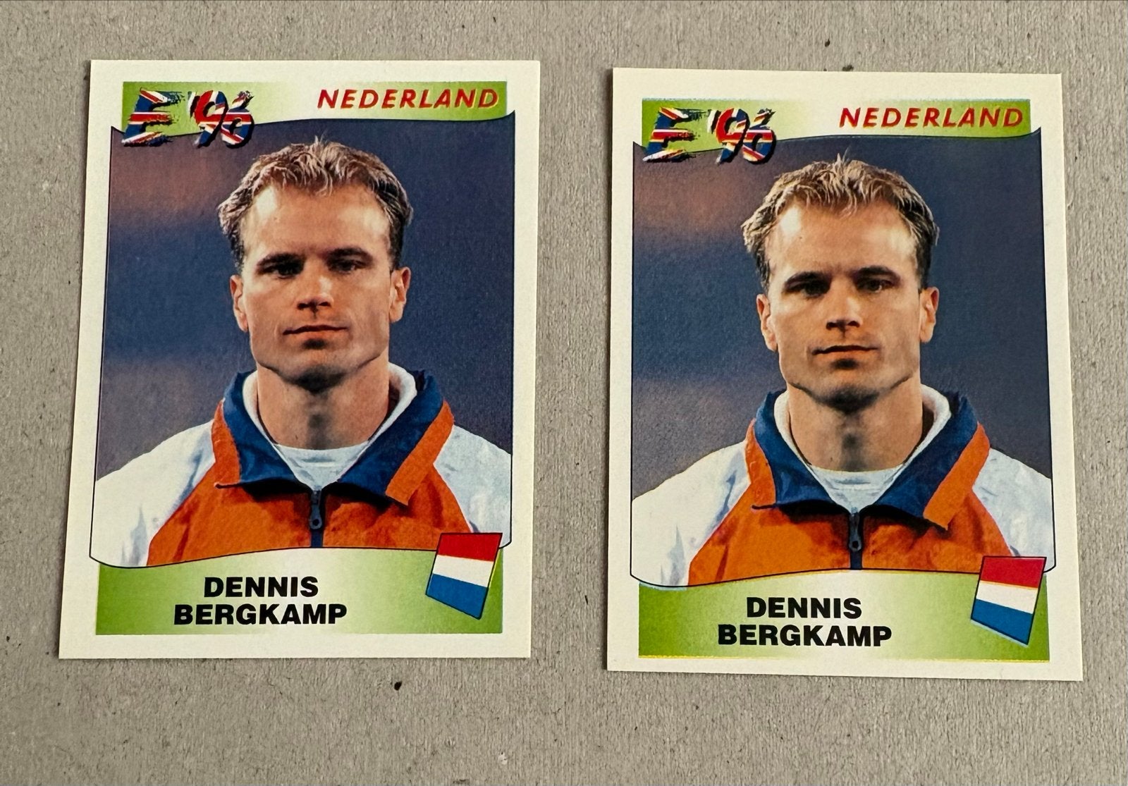 Panini EK 1996 Dennis Bergkamp Voetbalplaatjes (2 stuks), Verzamelen, Ophalen of Verzenden, Gebruikt, Overige binnenlandse clubs