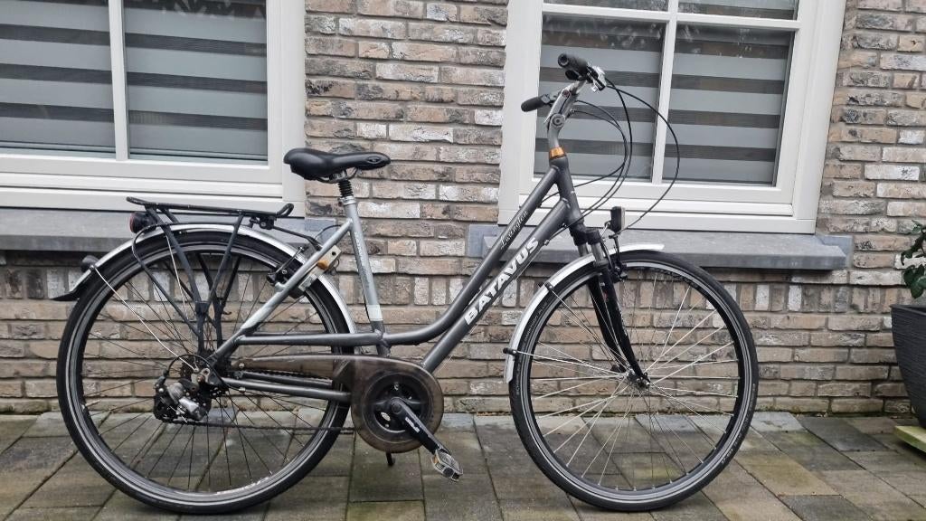 BATAVUS Damesfiets 21 Versnellingen 28 inch, Fietsen en Brommers, Fietsen | Dames | Damesfietsen, Ophalen, Versnellingen, Batavus