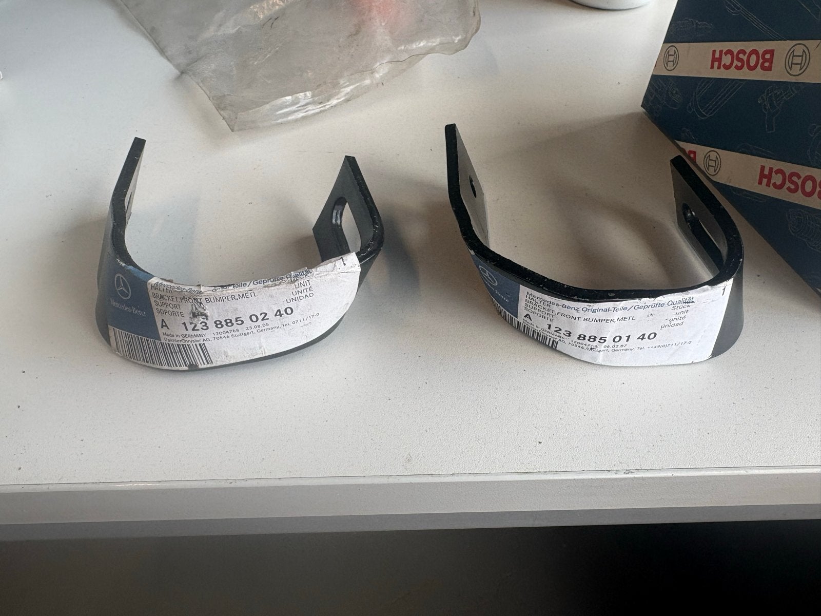 Mercedes W123 Bumpersteun en machete R, Ophalen, Mercedes-Benz, Rechts, Nieuw
