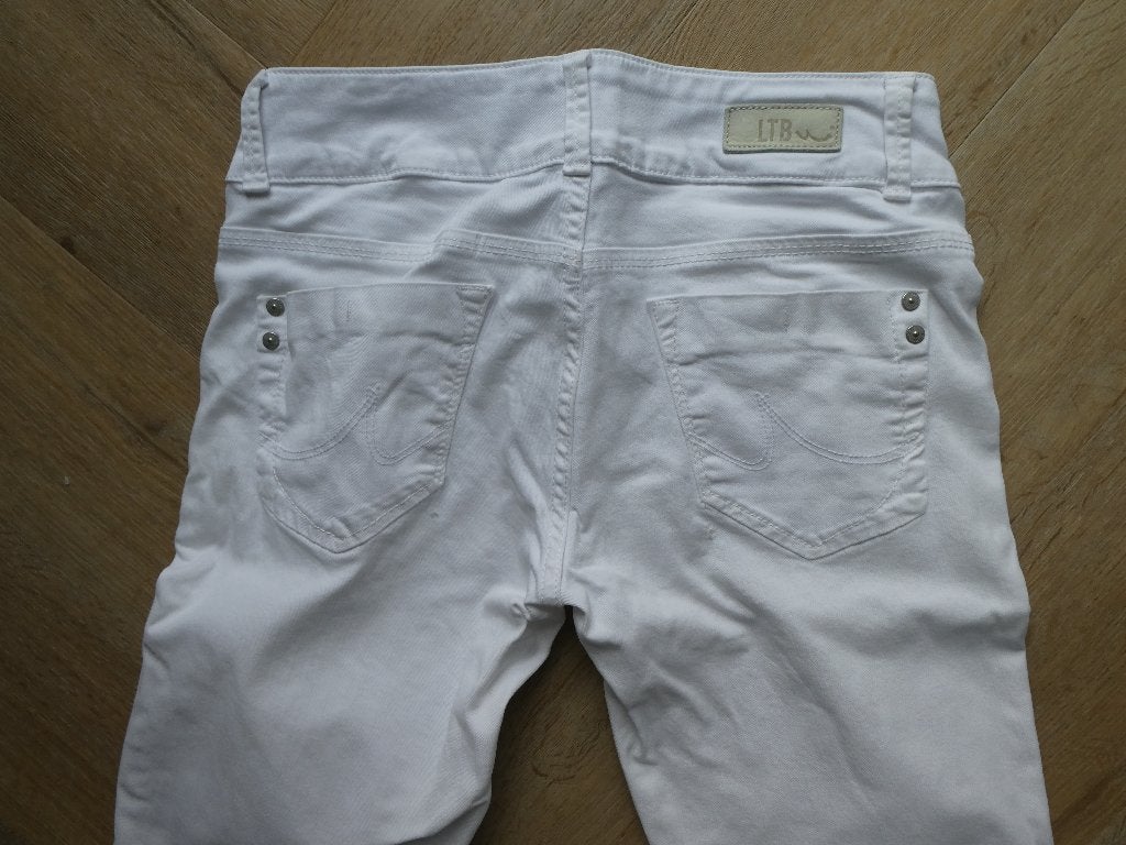 Mooie witte LTB Molly, Low Rise super slim broek maat 27-32, Wit, Ophalen of Verzenden, Zo goed als nieuw, LTB