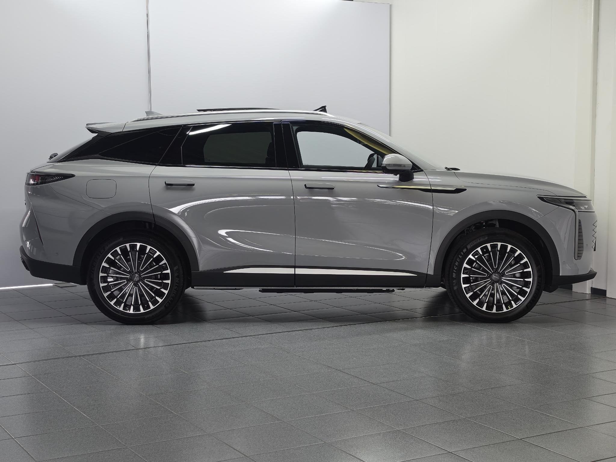 Omoda 9 1.5T-GDi SHS-P Premium Leder, massage, adaptive crui, Auto's, Automaat, 12 maanden, 537 pk, 4 cilinders