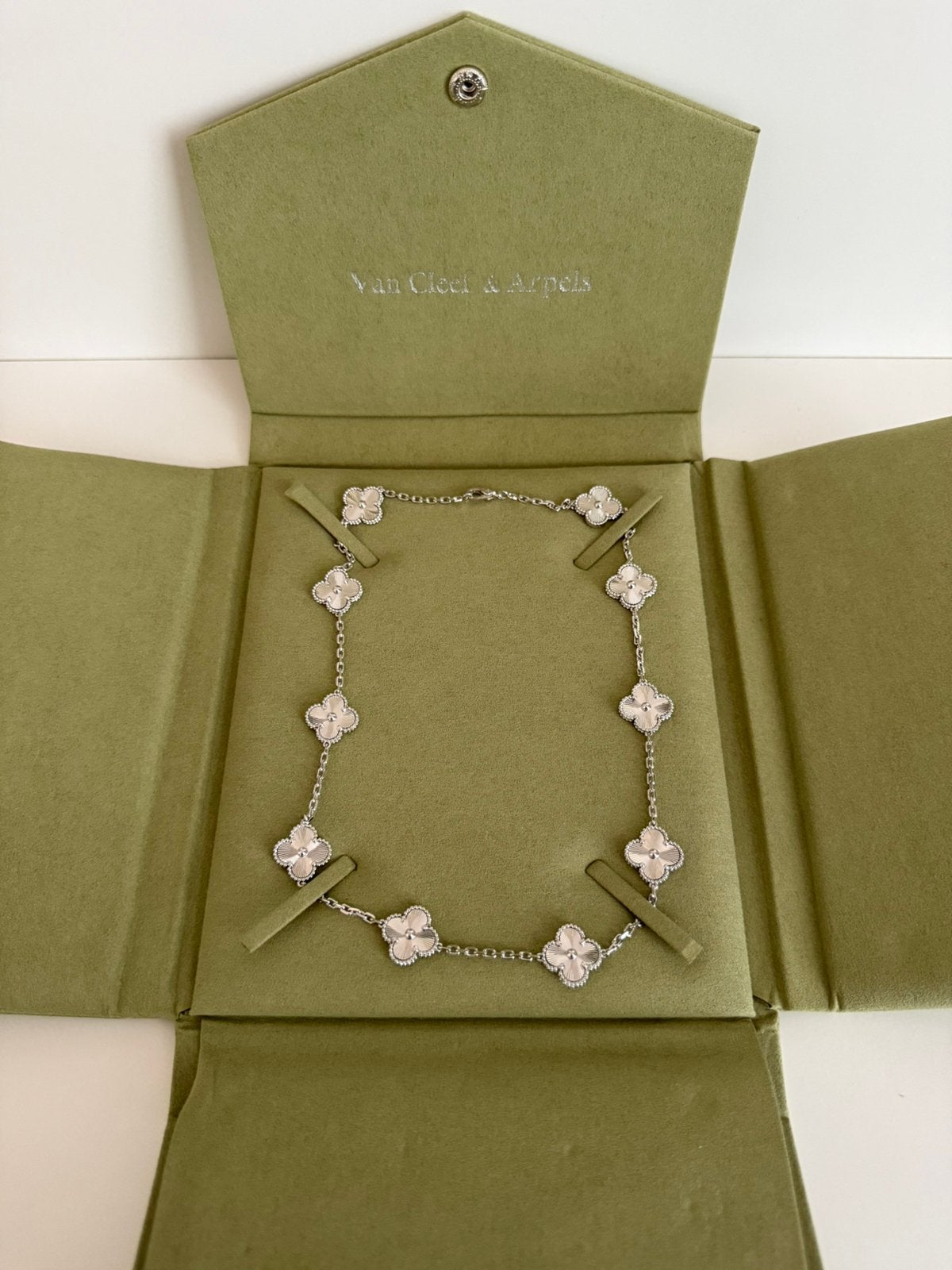 Van Cleef & Arpels ketting witgoud, Ophalen of Verzenden, Nieuw