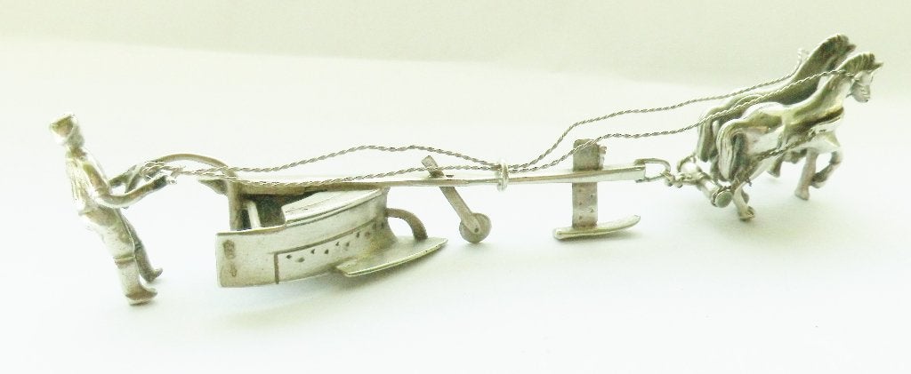 Zilveren miniatuur ploeg met paarden, Ophalen of Verzenden, Zilver