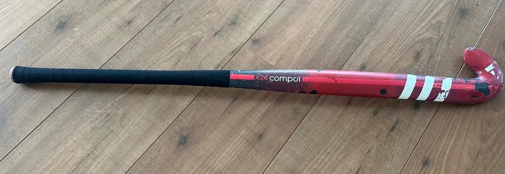 Gebruikte hockeystick van Adidas 36,5 veld met nieuwe grip, Ophalen, Gebruikt, Stick