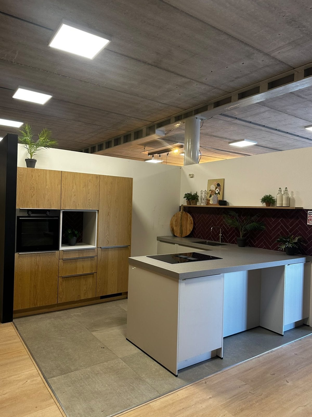 Showroom keukens, €4500 per stuk. ZSM ophalen!, Ophalen, Wit, Hoekkeuken, Nieuw