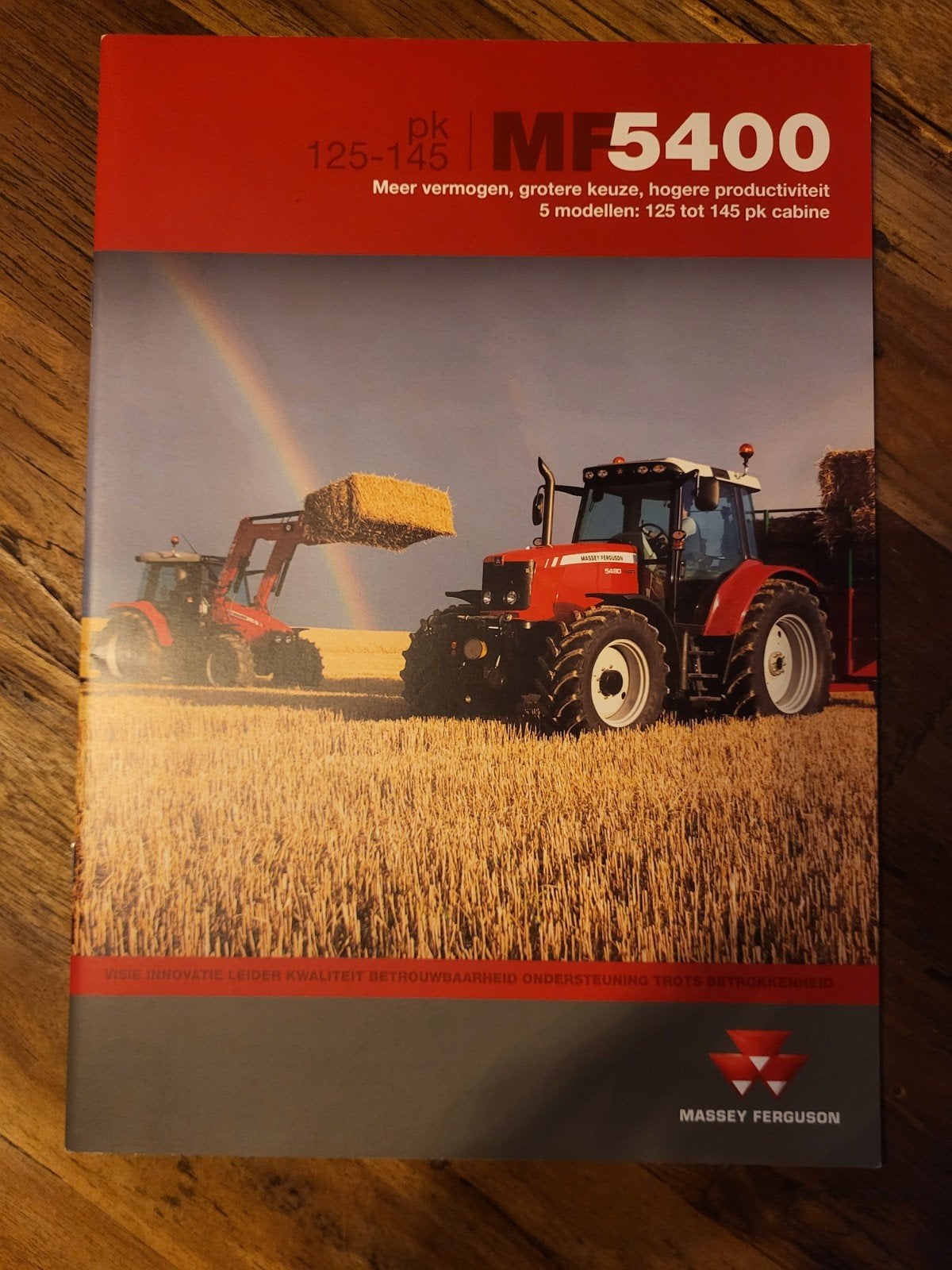 tractor folder Massey Ferguson 5400, Boeken, Ophalen of Verzenden, Zo goed als nieuw