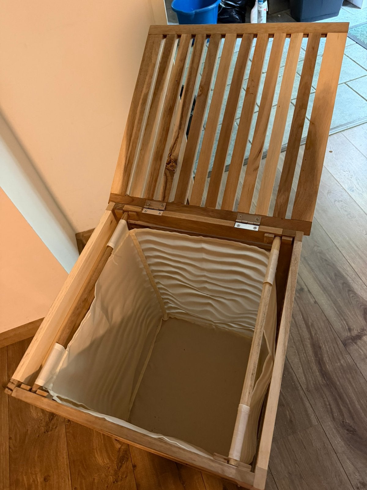 Houten wasmand met uitneembare waszak, Ophalen, Zo goed als nieuw, Overige typen