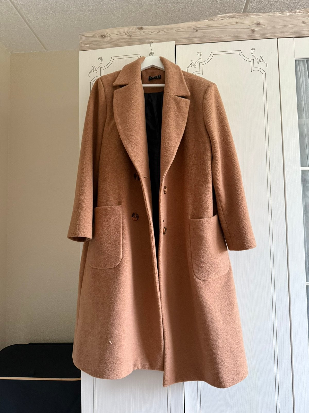 Camel lange damesjas Uvīd maat 48 – klassieke mantel, Ophalen of Verzenden, Zo goed als nieuw, Maat 46/48 (XL) of groter, Bruin