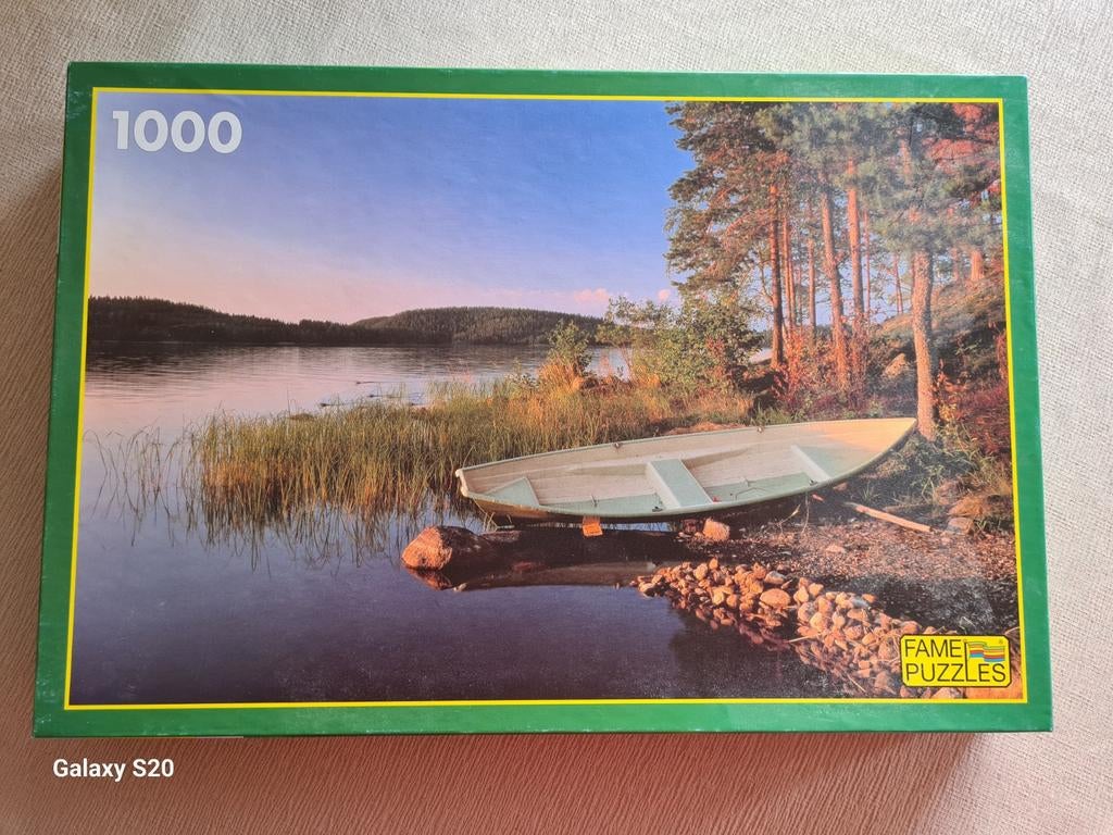 Fame Puzzles 1000 stukjes puzzel met boot aan meer, Ophalen of Verzenden, 500 t/m 1500 stukjes, Zo goed als nieuw, Legpuzzel