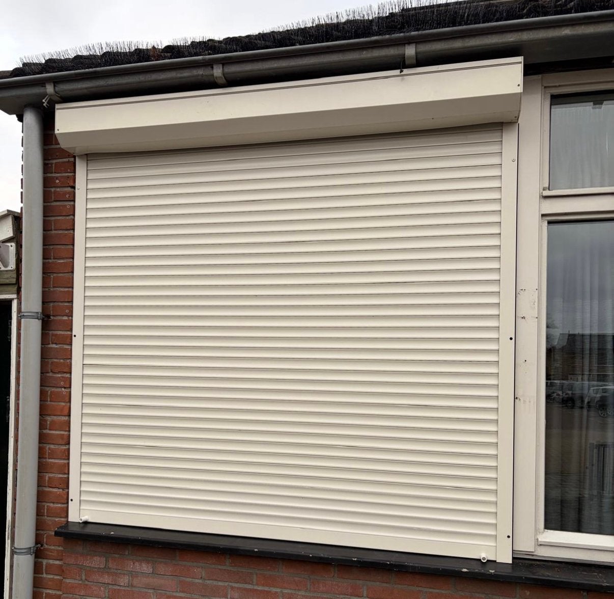 Elektrisch rolluik 102 cm, Doe-het-zelf en Verbouw, Rolluiken, Ophalen of Verzenden, Zo goed als nieuw