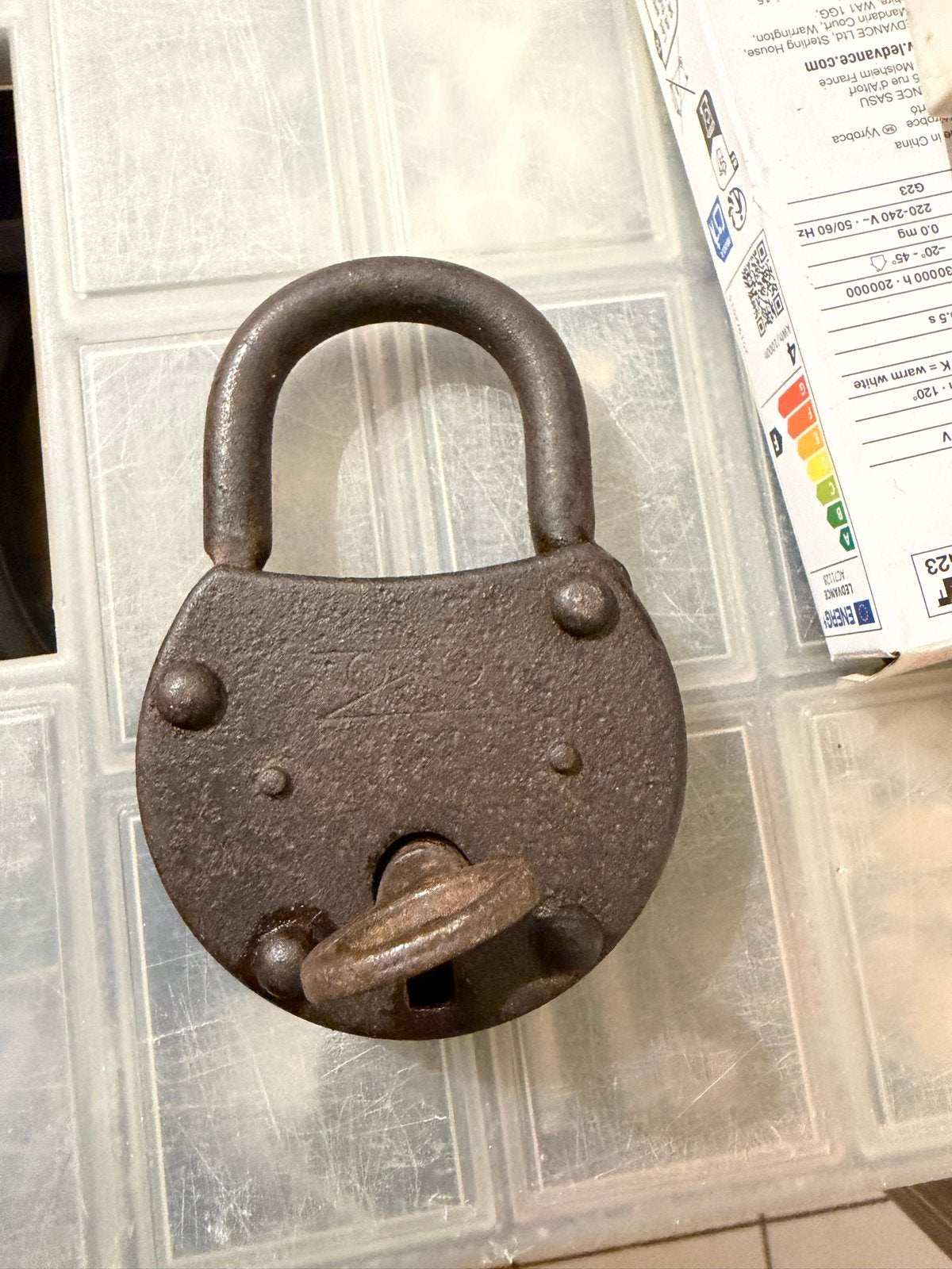 Antiek hangslot met sleutel - Decoratief en functioneel, Ophalen